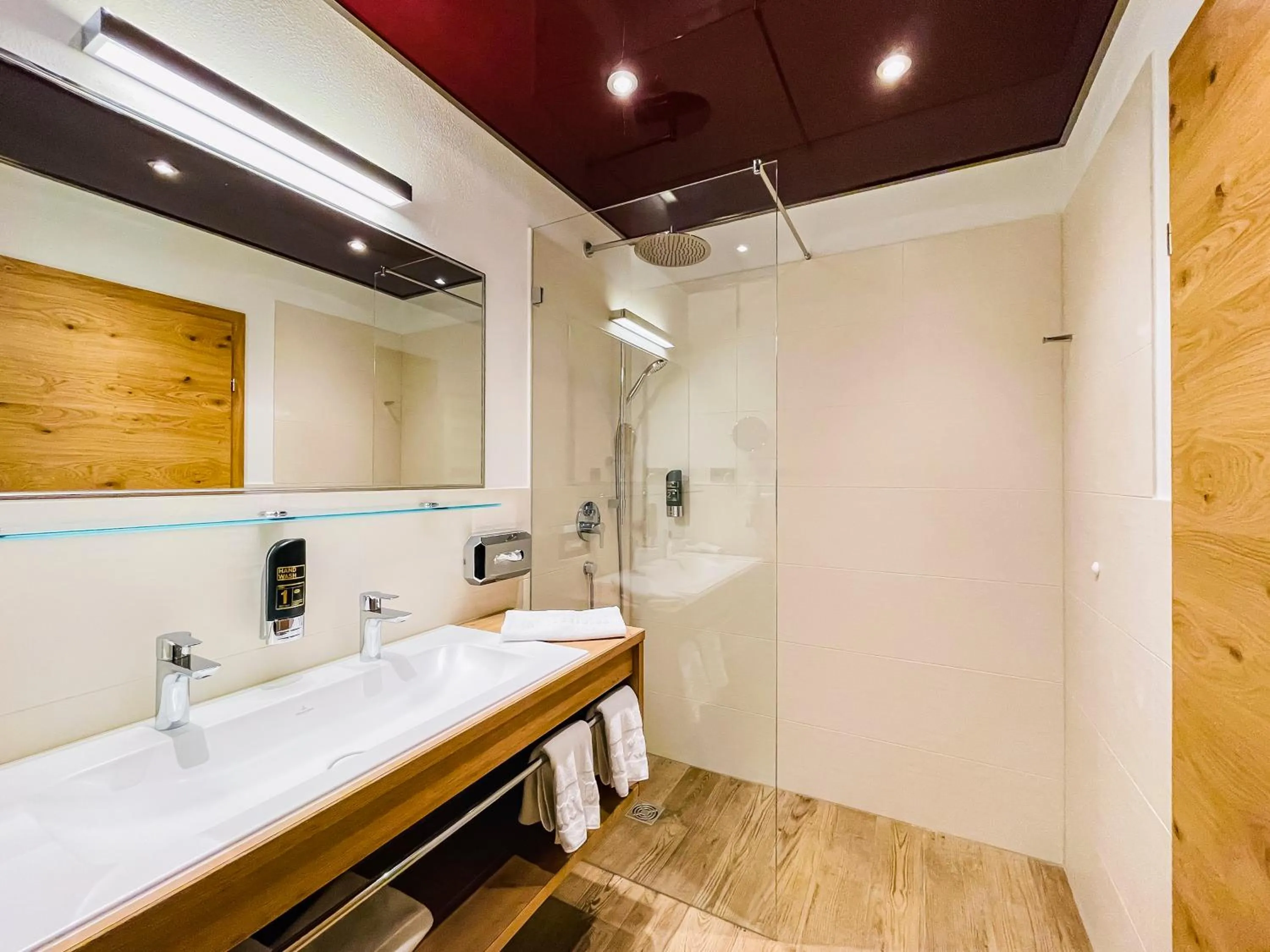 Bathroom in Hotel Unterwirt