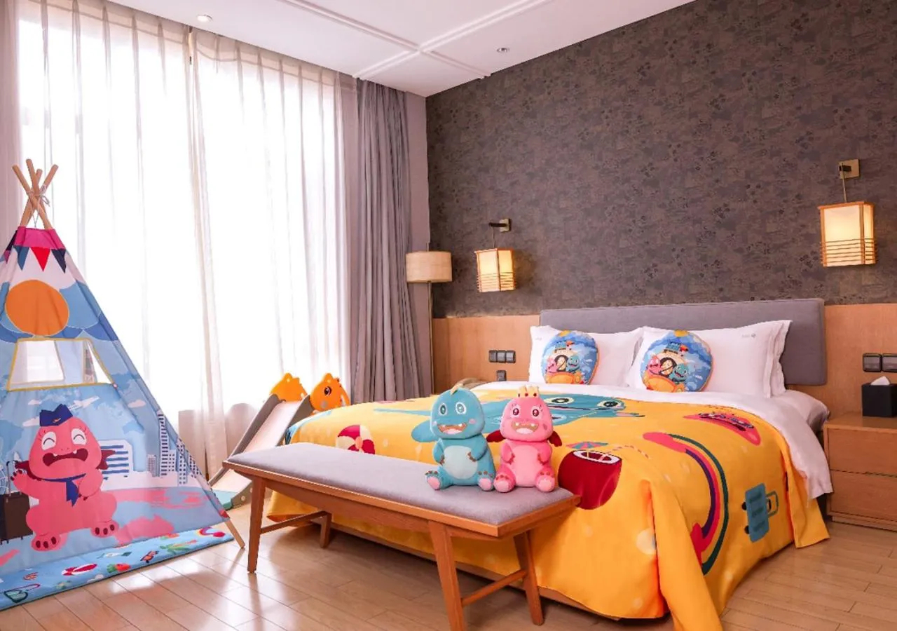 Property building, Bed in Holiday Inn Dalian Hot Spring by IHG