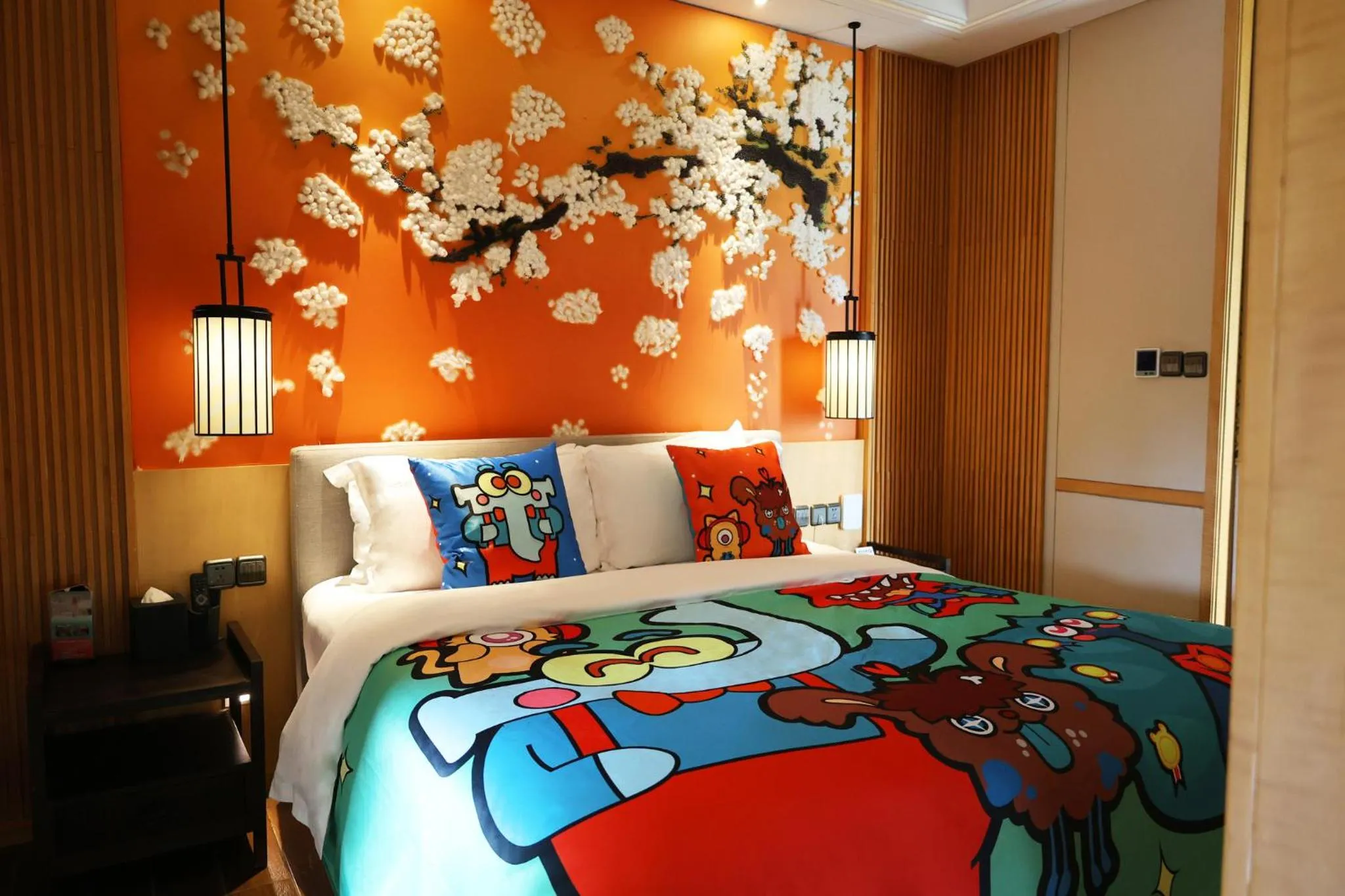 Photo of the whole room, Bed in Holiday Inn Dalian Hot Spring by IHG