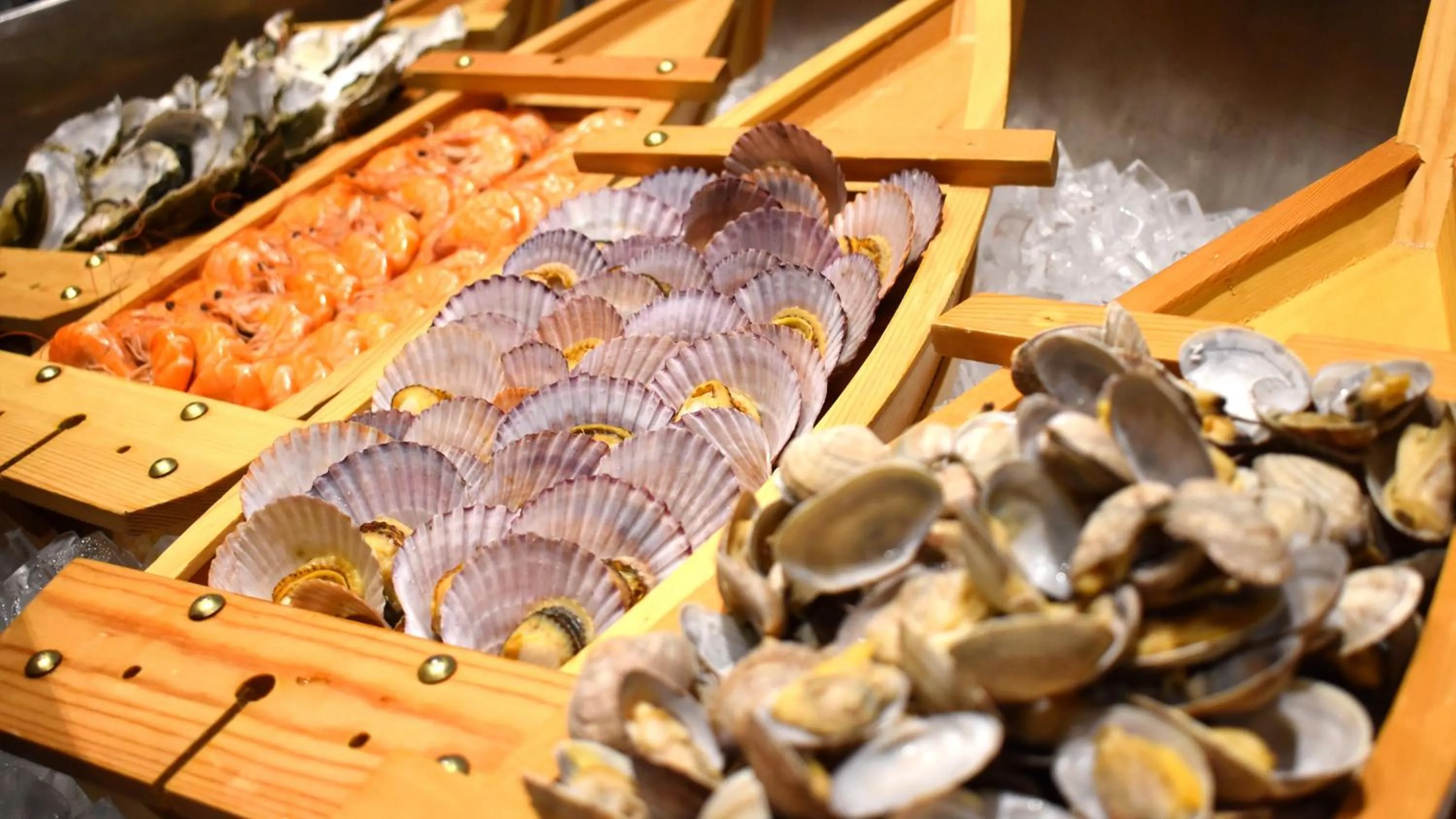 Restaurant/places to eat in Holiday Inn Dalian Hot Spring by IHG