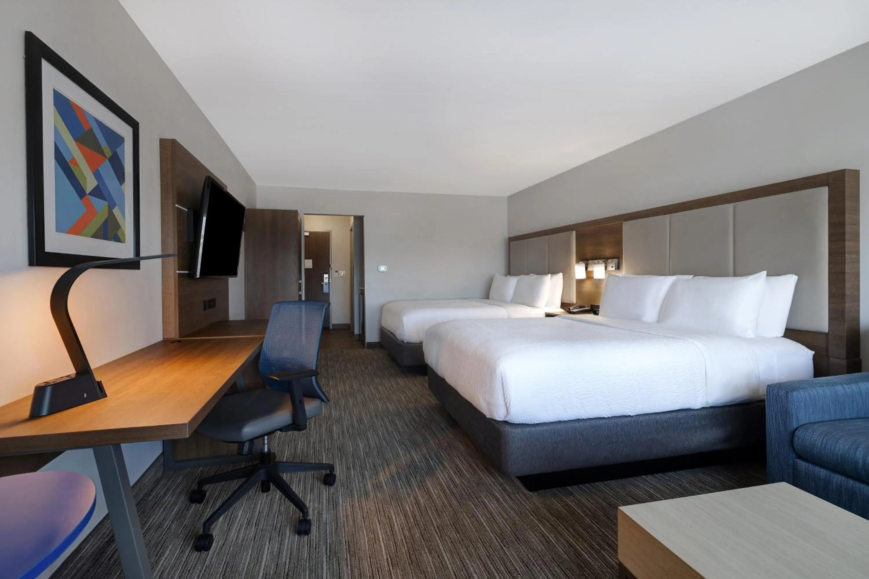 Photo of the whole room, Bed in Holiday Inn Express & Suites - Grand Rapids South - Wyoming by IHG
