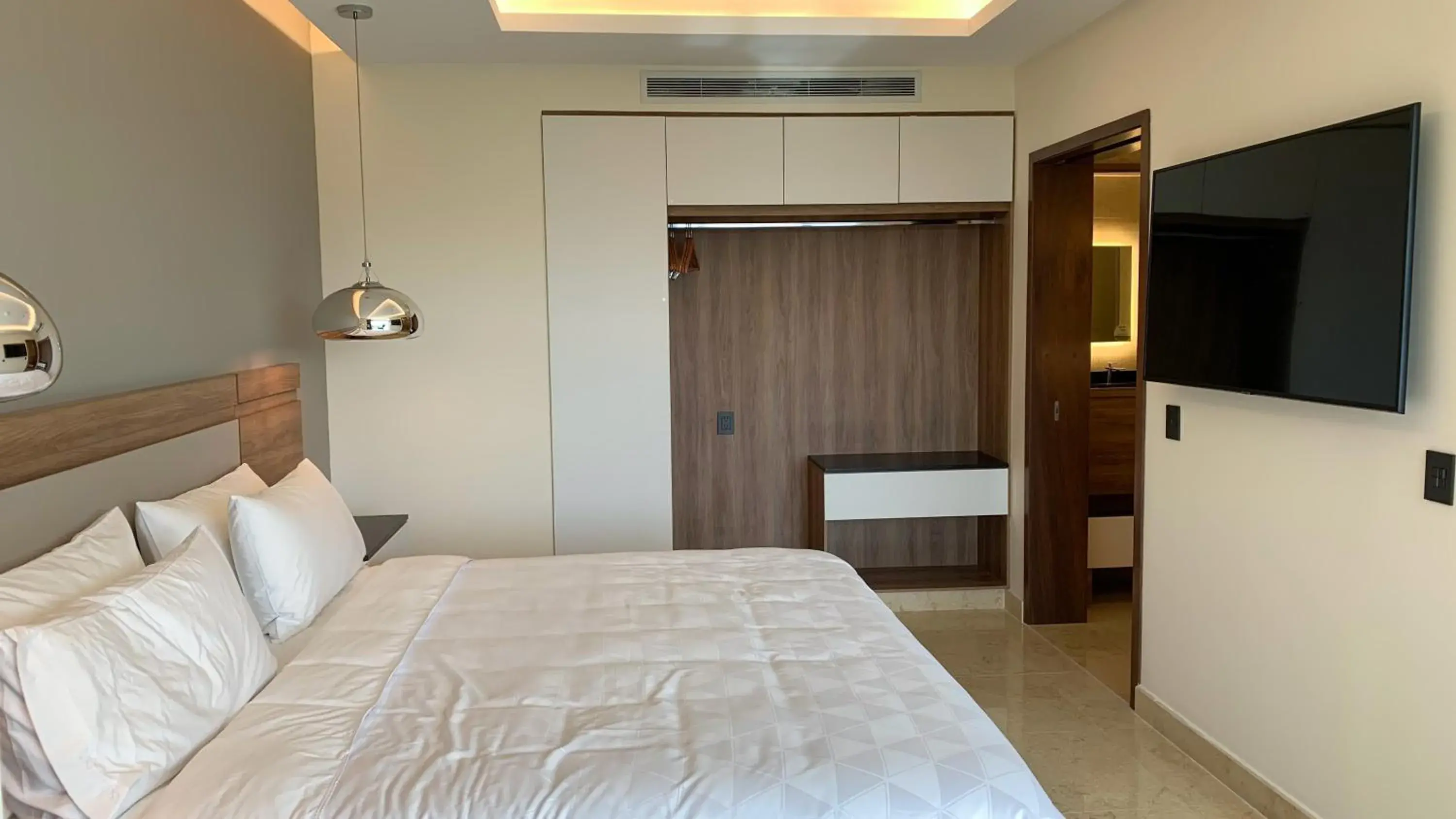 King Suite with City View in Holiday Inn & Suites - Puerto Vallarta Marina & Golf by IHG King Suite with City View in Holiday Inn & Suites - Puerto Vallarta Marina & Golf by IHG