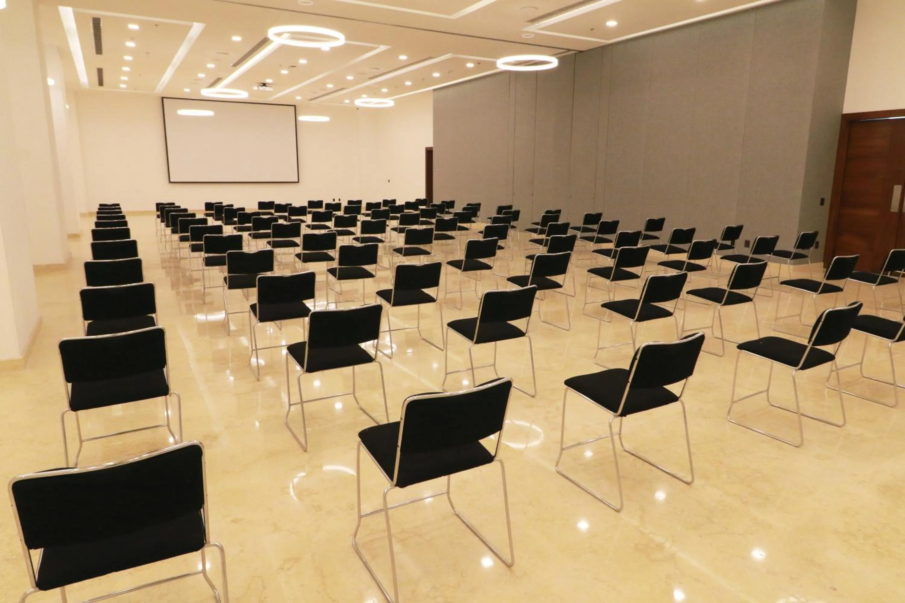 Meeting/conference room in Holiday Inn & Suites - Puerto Vallarta Marina & Golf by IHG