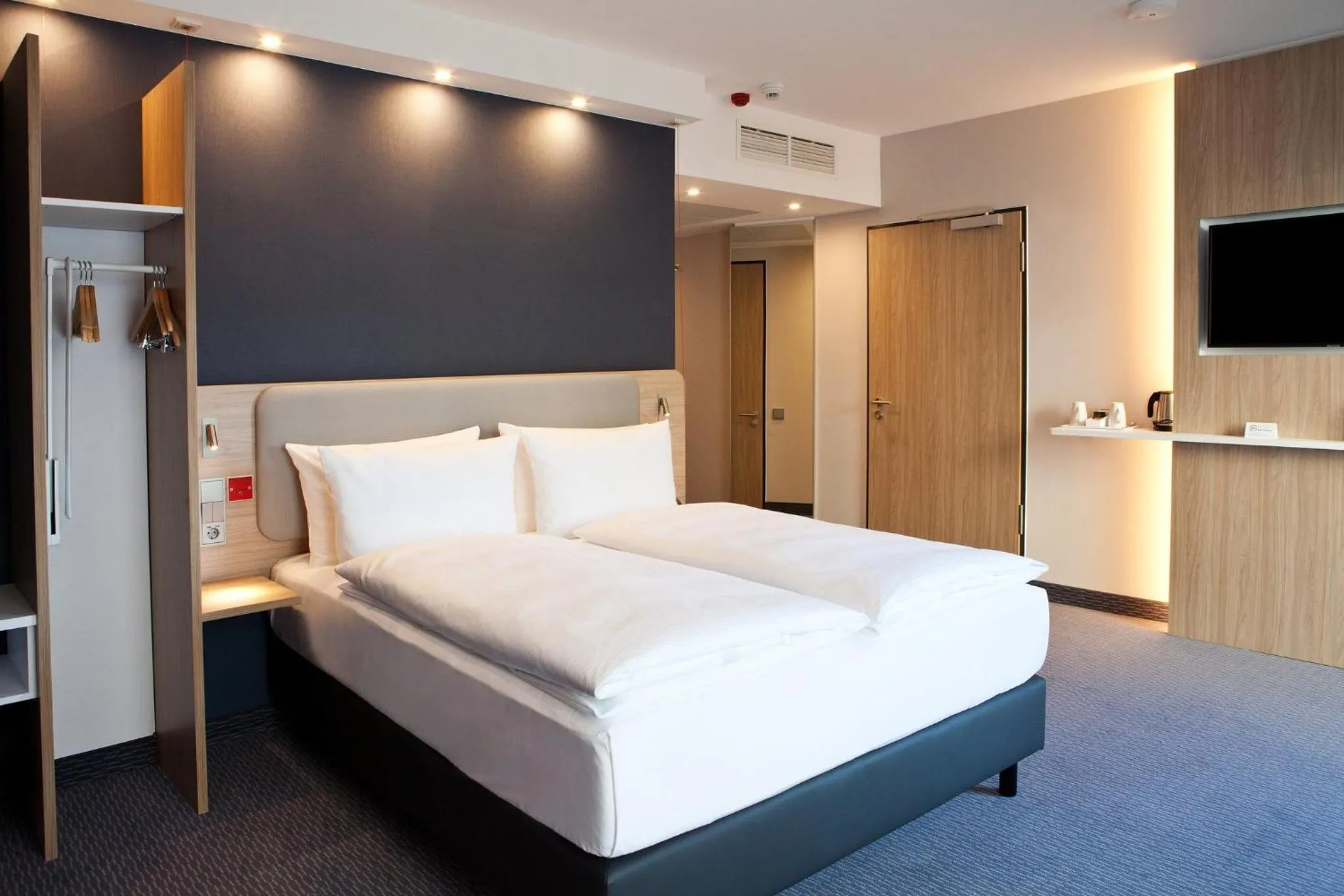 Photo of the whole room, Bed in Holiday Inn Express - Göppingen by IHG