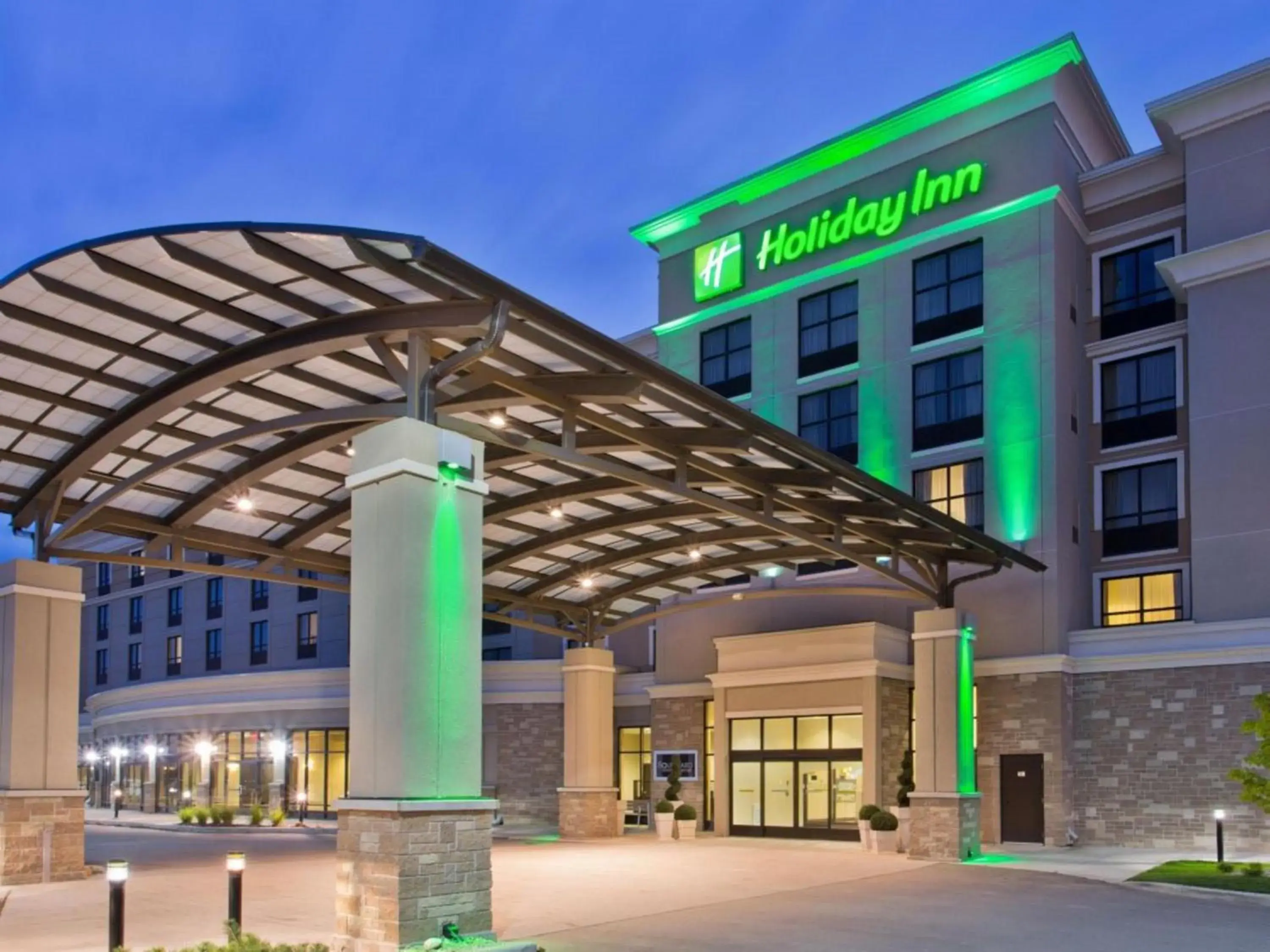 Property building in Holiday Inn - Kansas City - Northeast by IHG Property building in Holiday Inn - Kansas City - Northeast by IHG
