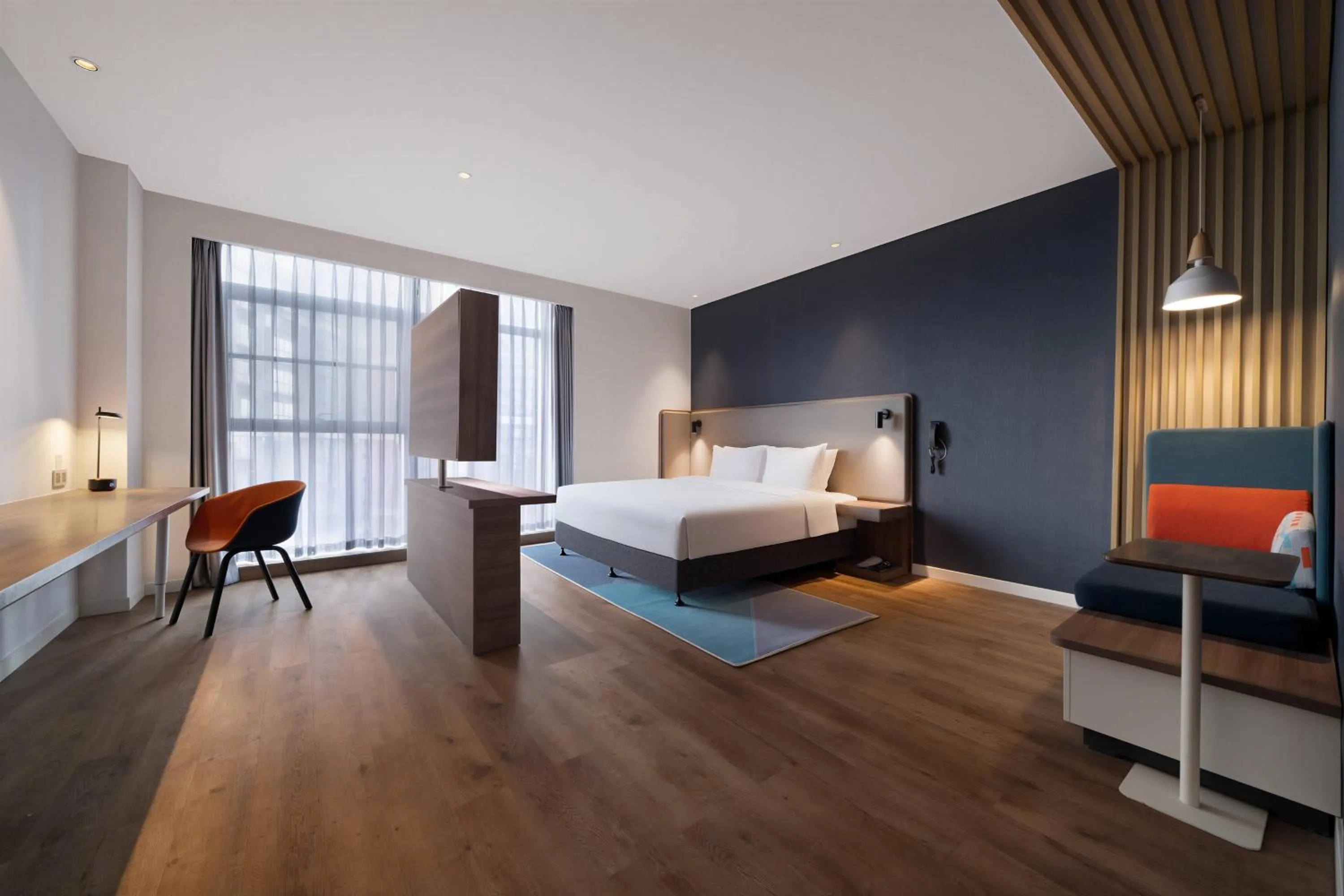 Photo of the whole room, Bed in Holiday Inn Express Pengzhou Downtown by IHG