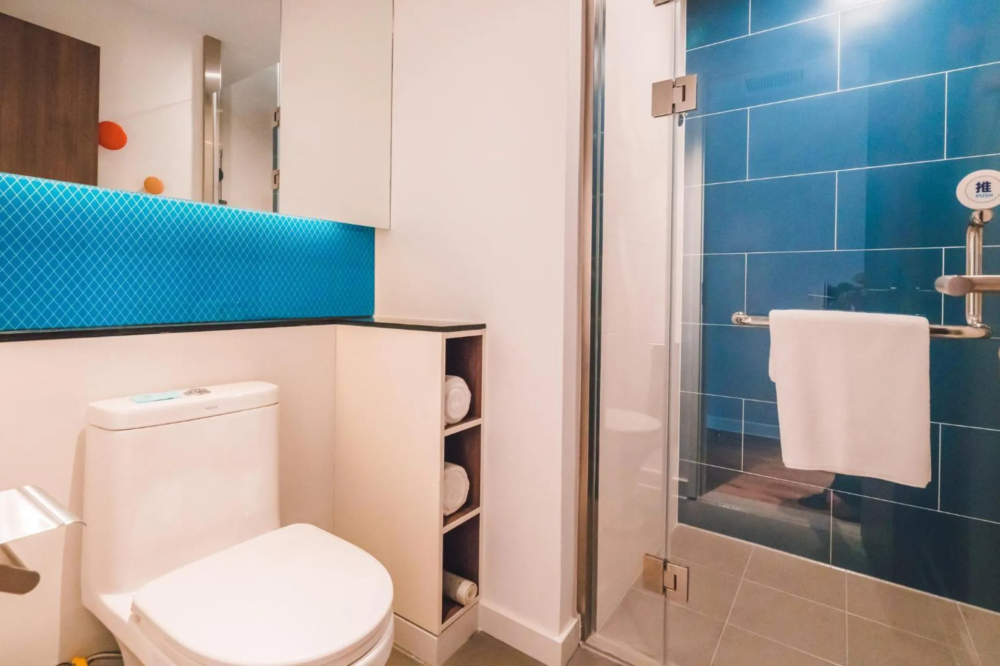 Bathroom in Holiday Inn Express Pengzhou Downtown by IHG