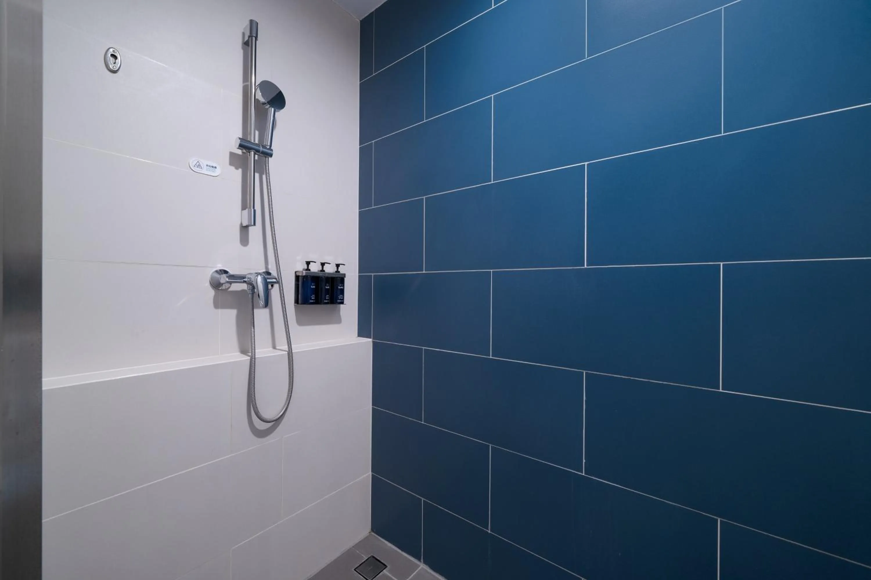 Bedroom in Holiday Inn Express Pengzhou Downtown by IHG