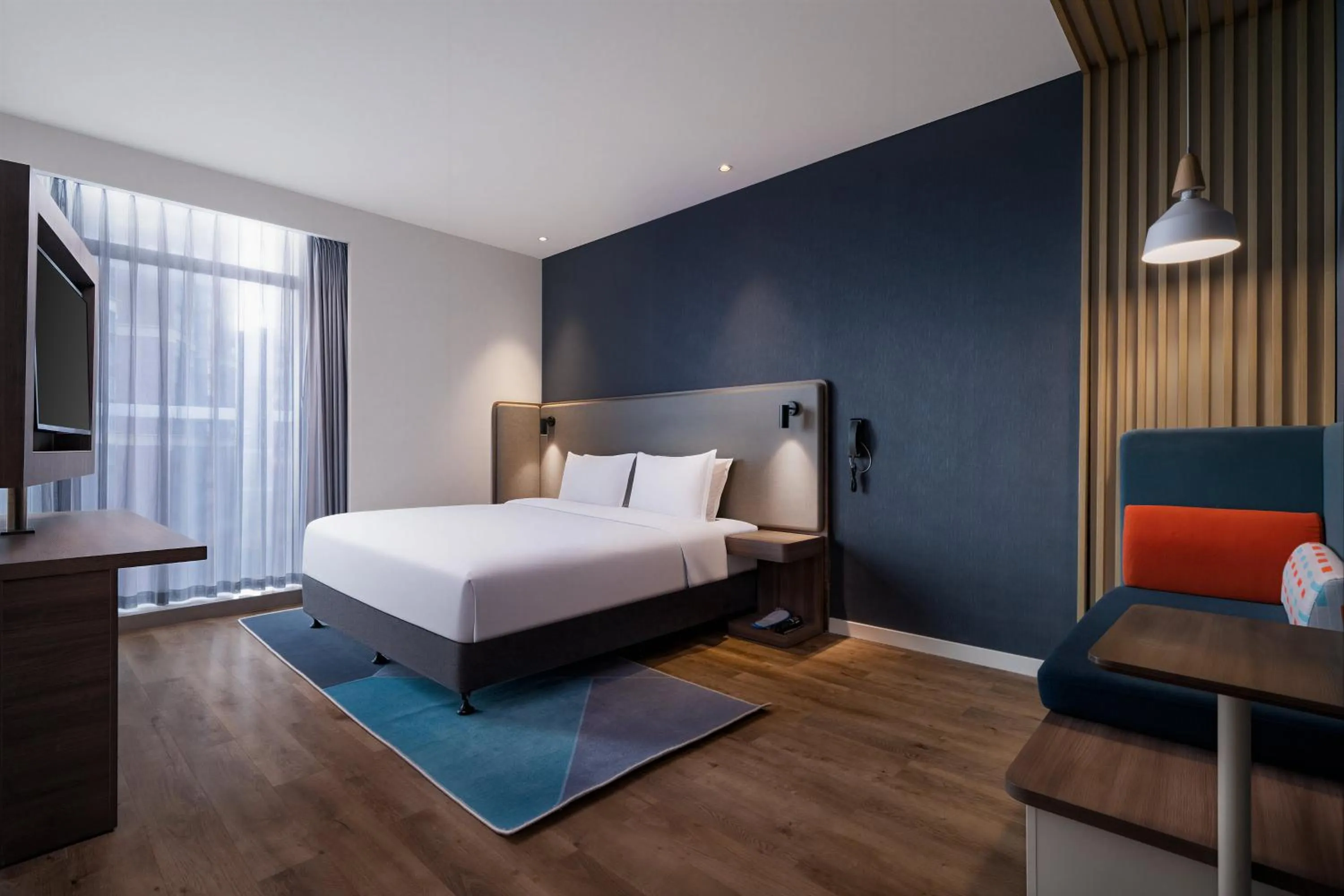 Photo of the whole room, Bed in Holiday Inn Express Pengzhou Downtown by IHG