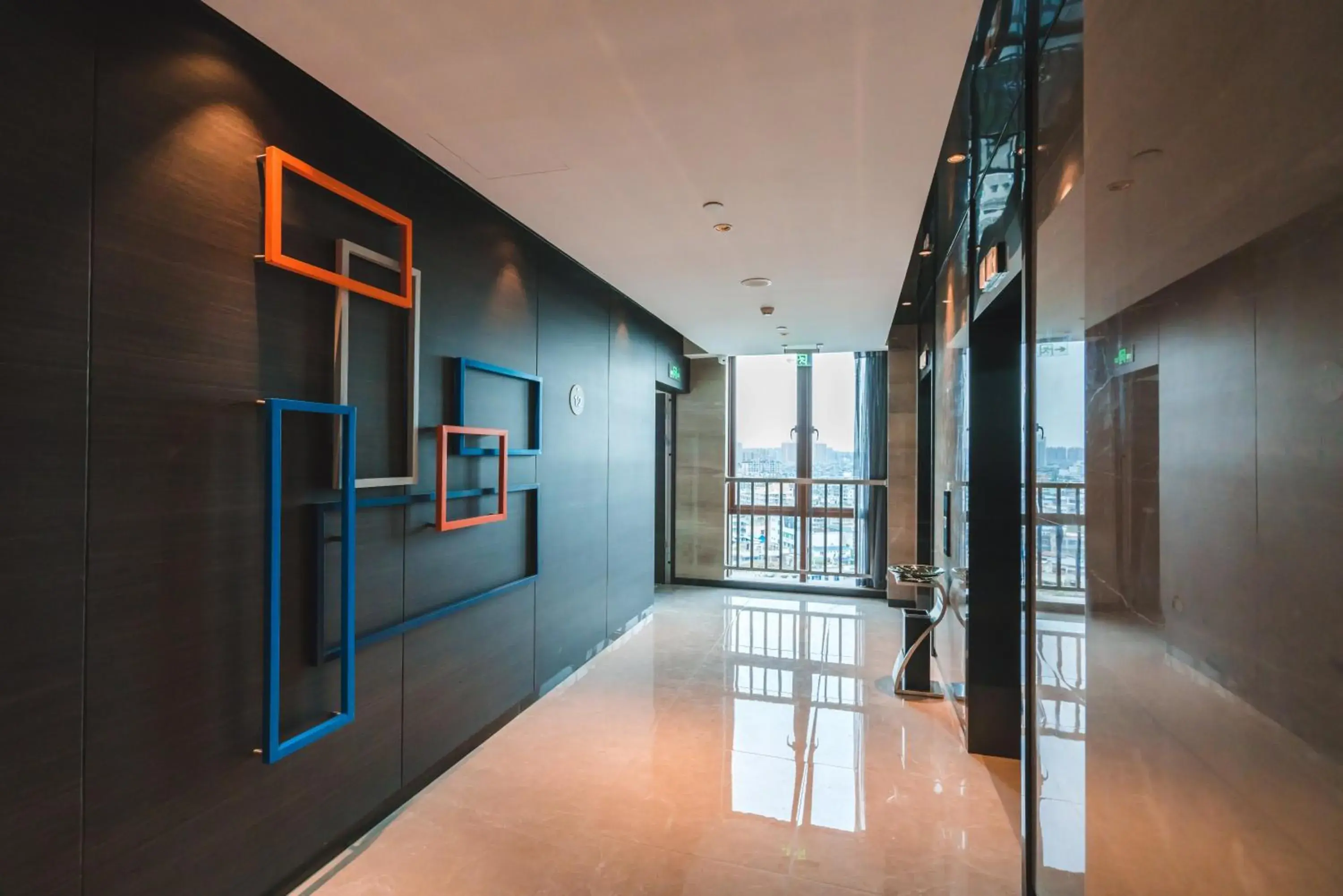 Lobby or reception in Holiday Inn Express Pengzhou Downtown by IHG Lobby or reception in Holiday Inn Express Pengzhou Downtown by IHG
