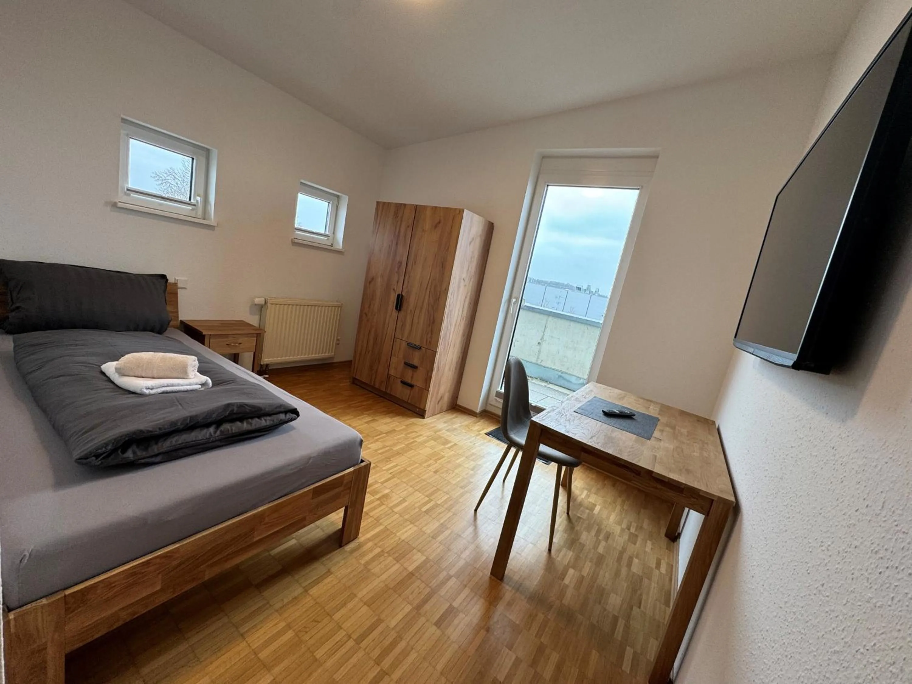 Photo of the whole room, Bed in Pension Schweizer