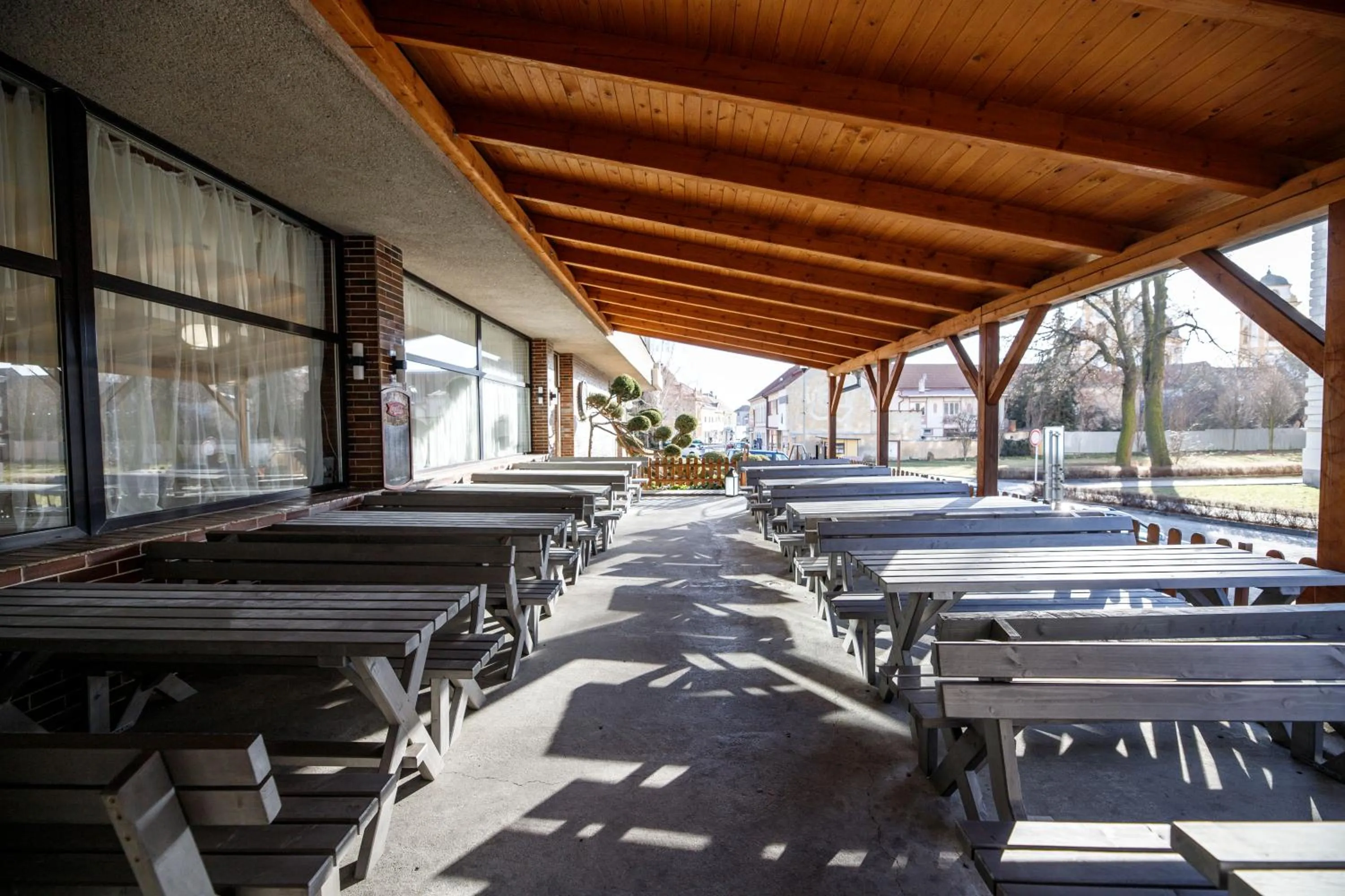 Restaurant/places to eat in Hotel Opera