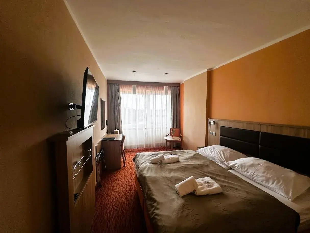 Double or Twin Room with View - single occupancy in Hotel Opera Double or Twin Room with View - single occupancy in Hotel Opera