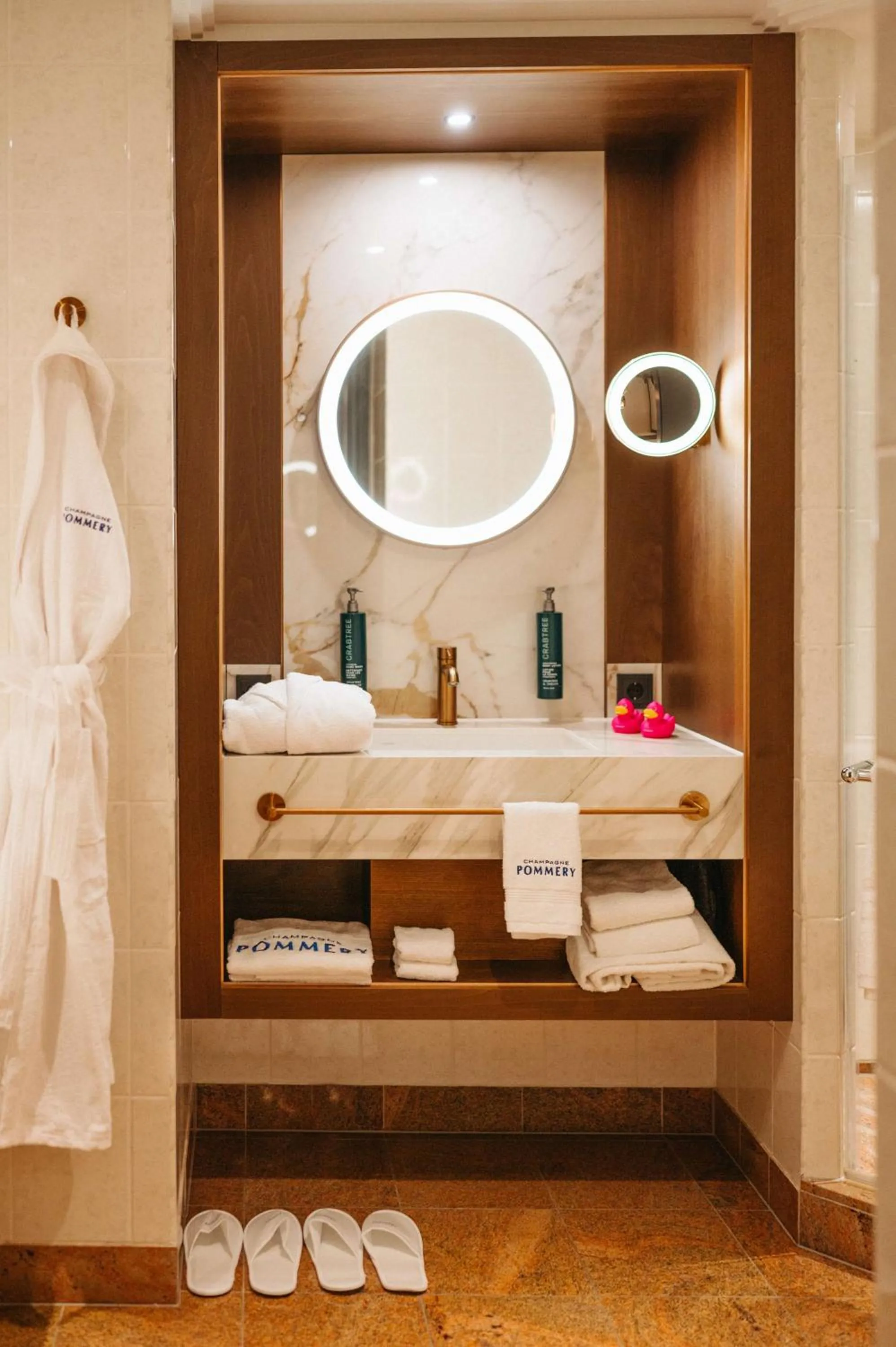 Bathroom in Hilton Frankfurt City Centre