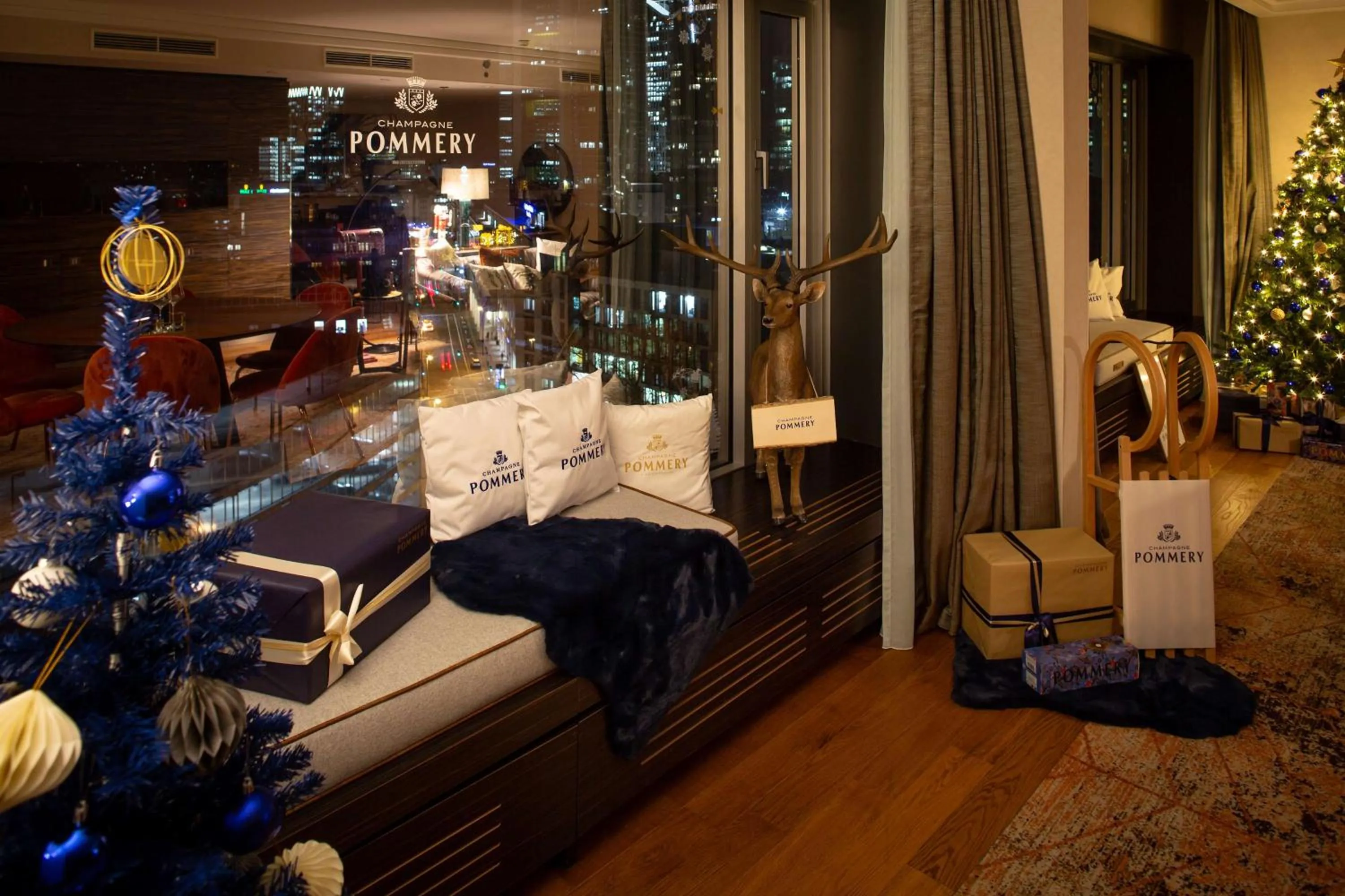 Living room in Hilton Frankfurt City Centre