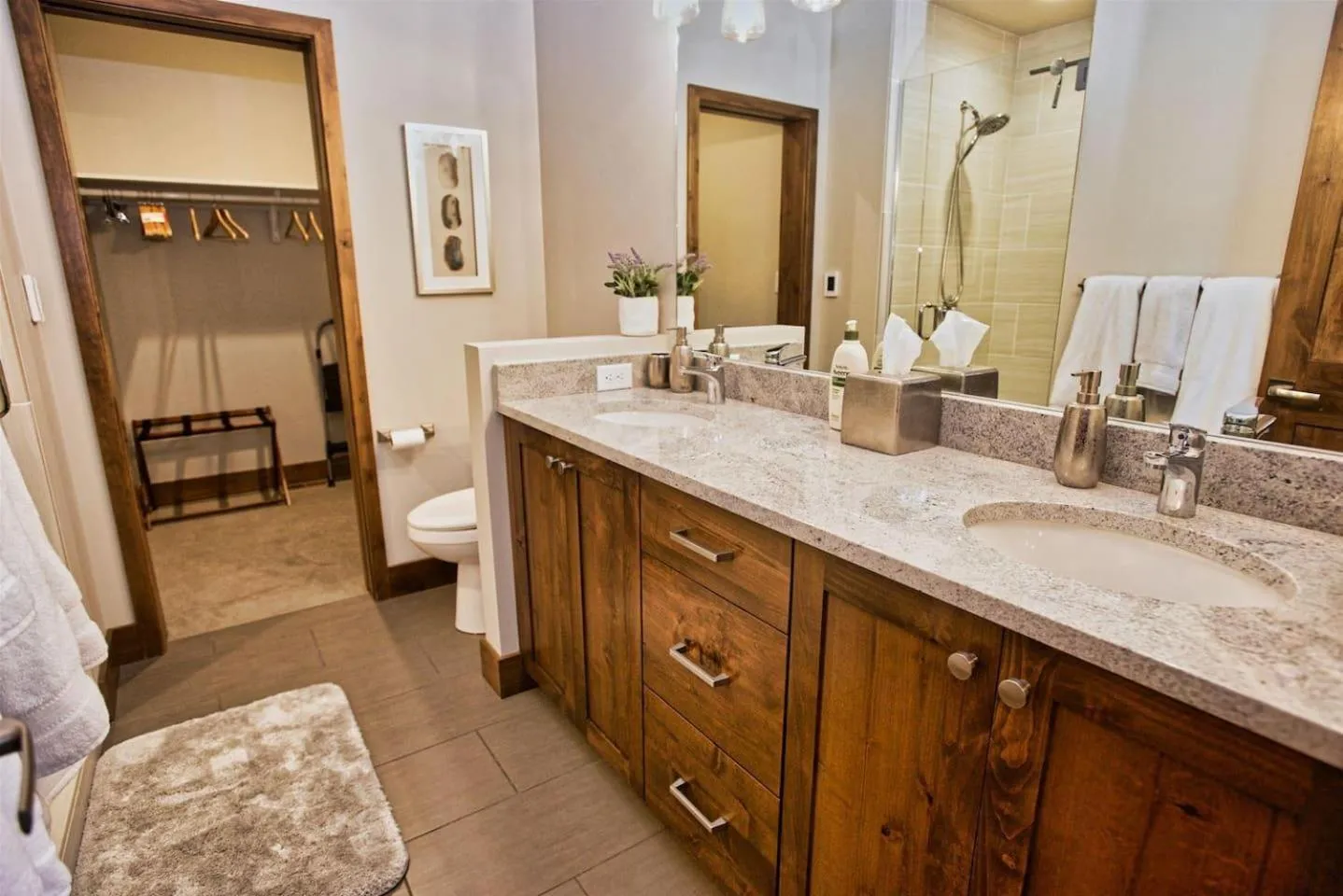 Bathroom in Silverpine Hideaway by Casago McCall - Donerightmanagement