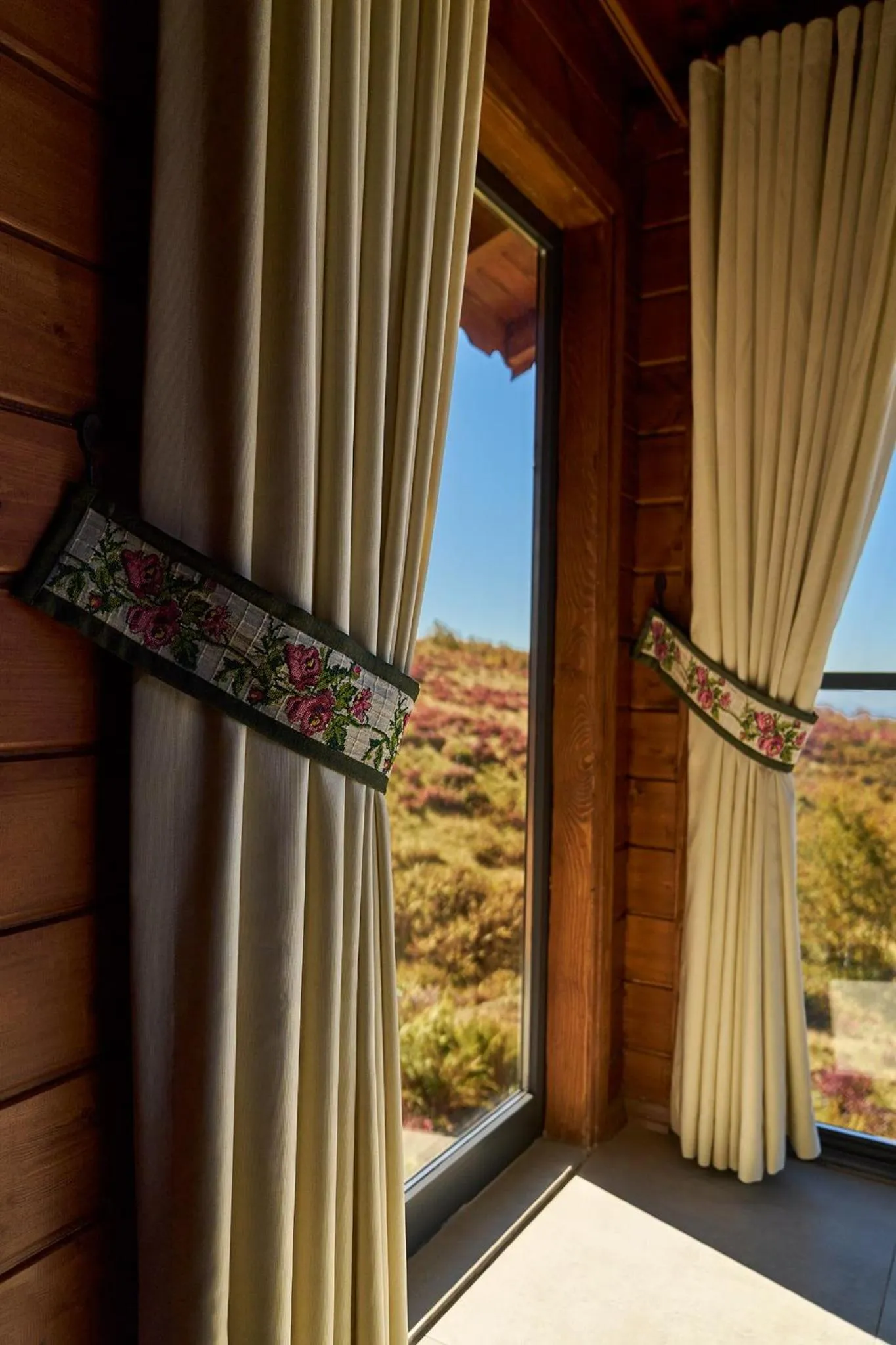 Flora Handüzü Resort & Wellness Bungalow Hotel