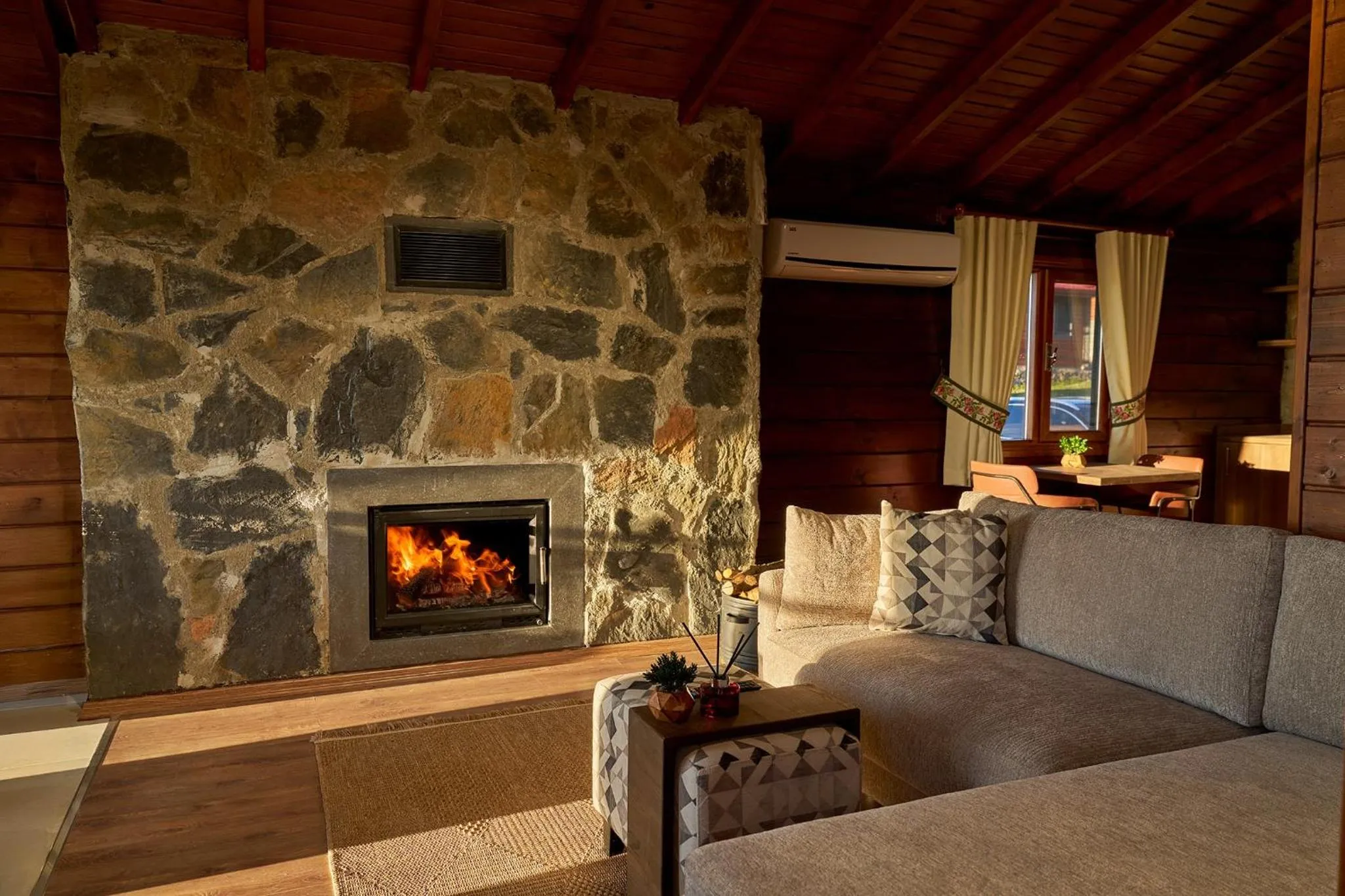 Flora Handüzü Resort & Wellness Bungalow Hotel