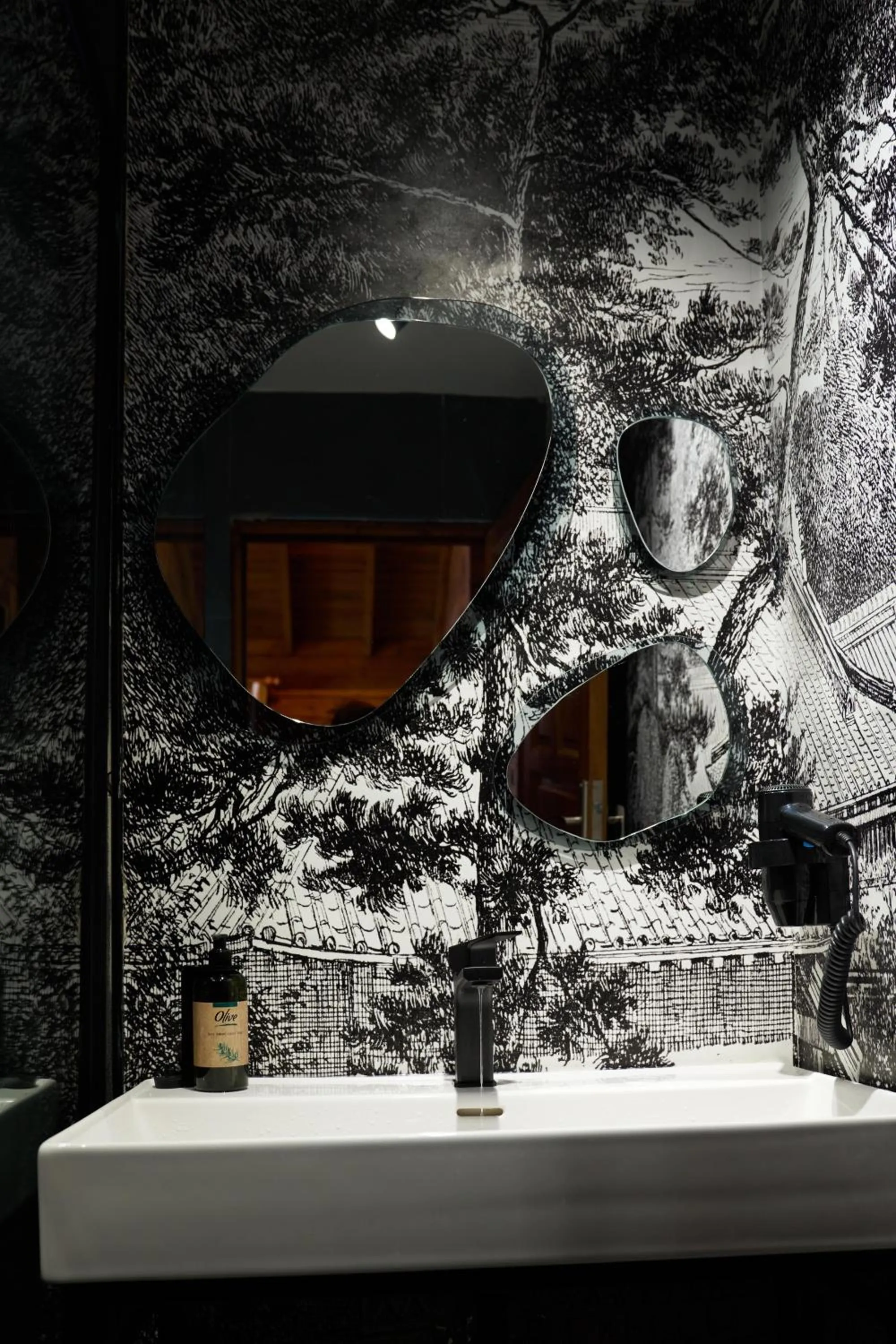 Flora Handüzü Resort & Wellness Bungalow Hotel