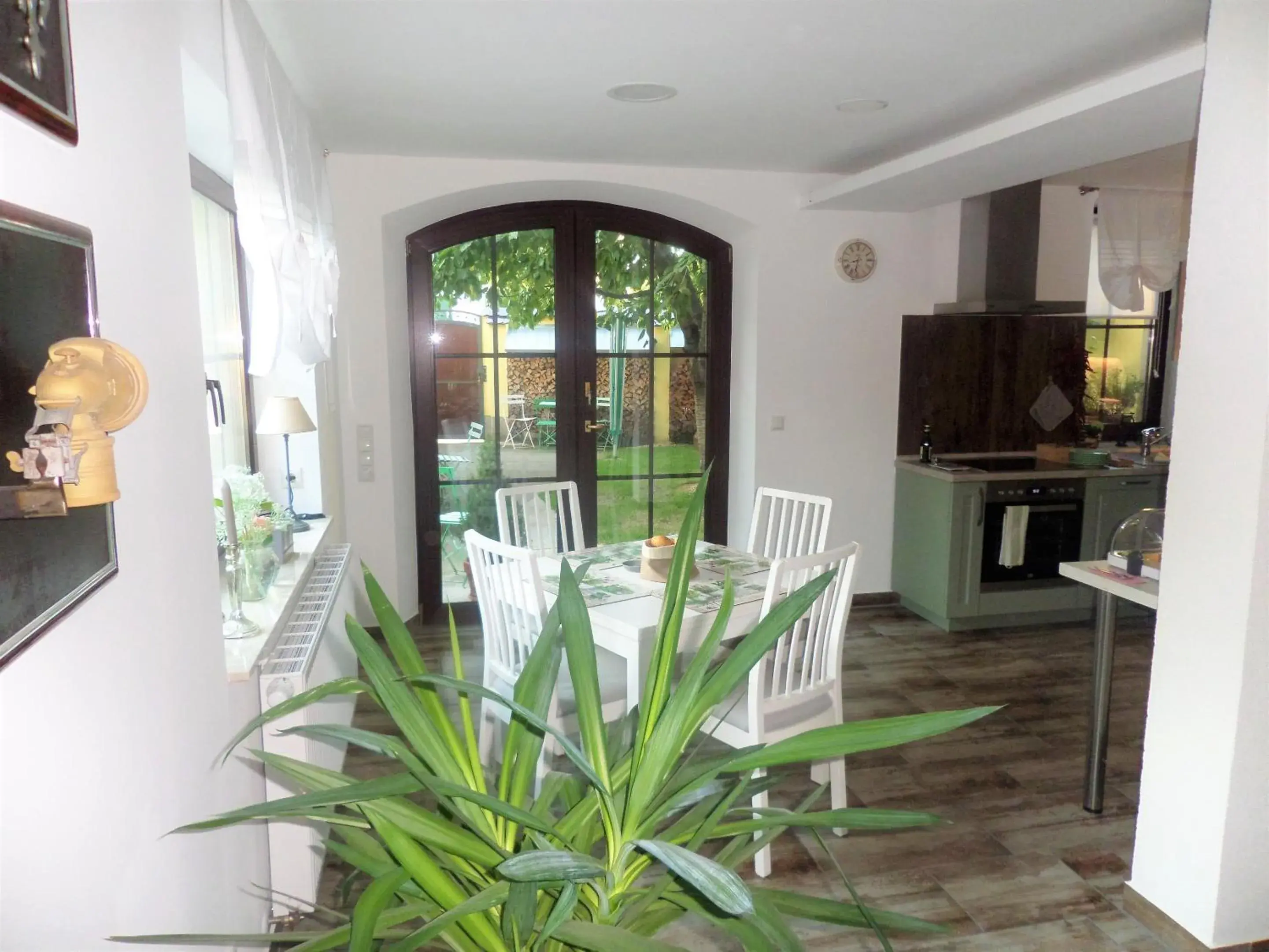 Dining area in Elbflair Dining area in Elbflair