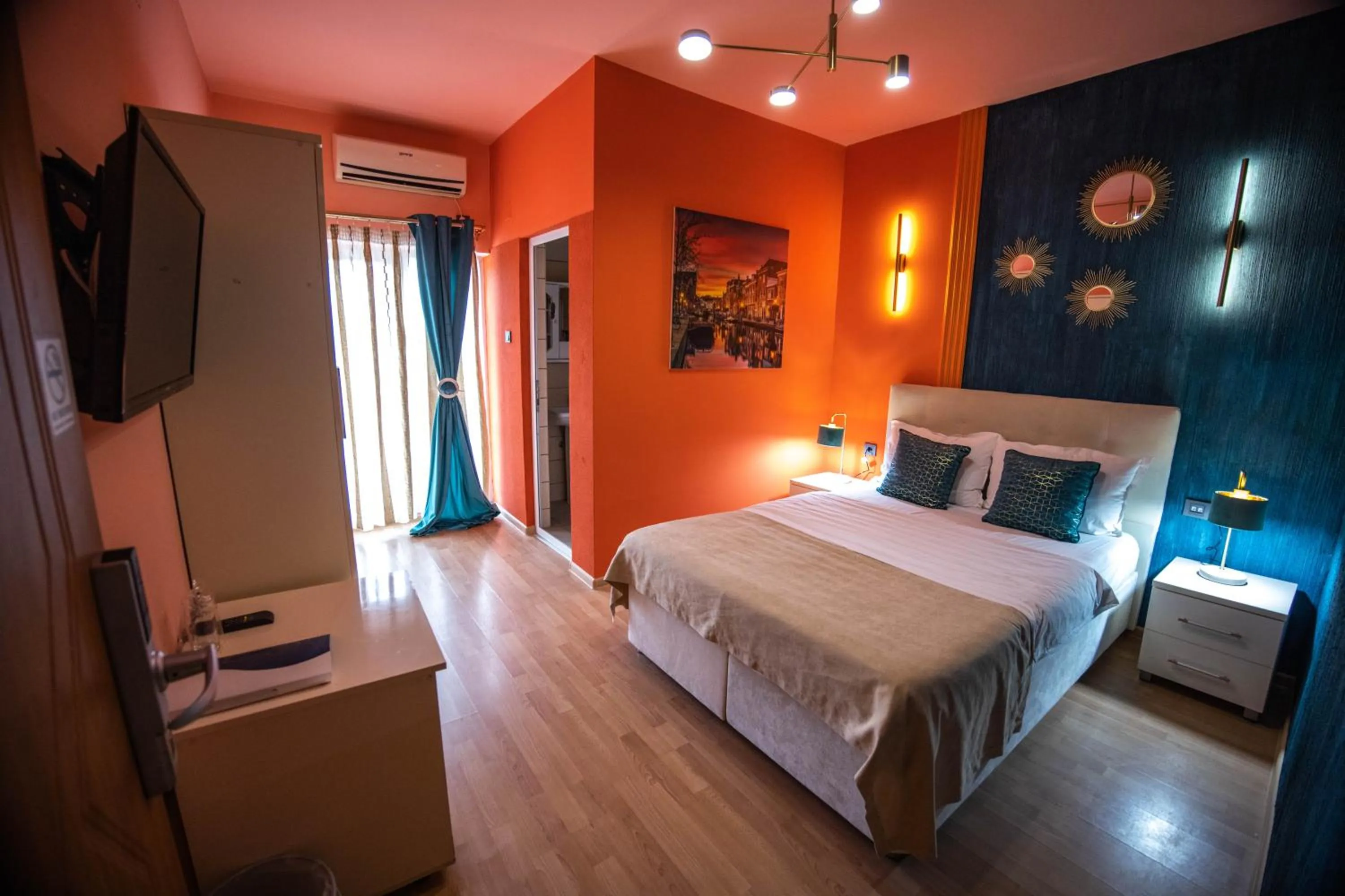 TV and multimedia, Bed in Hotel Pamela Concept