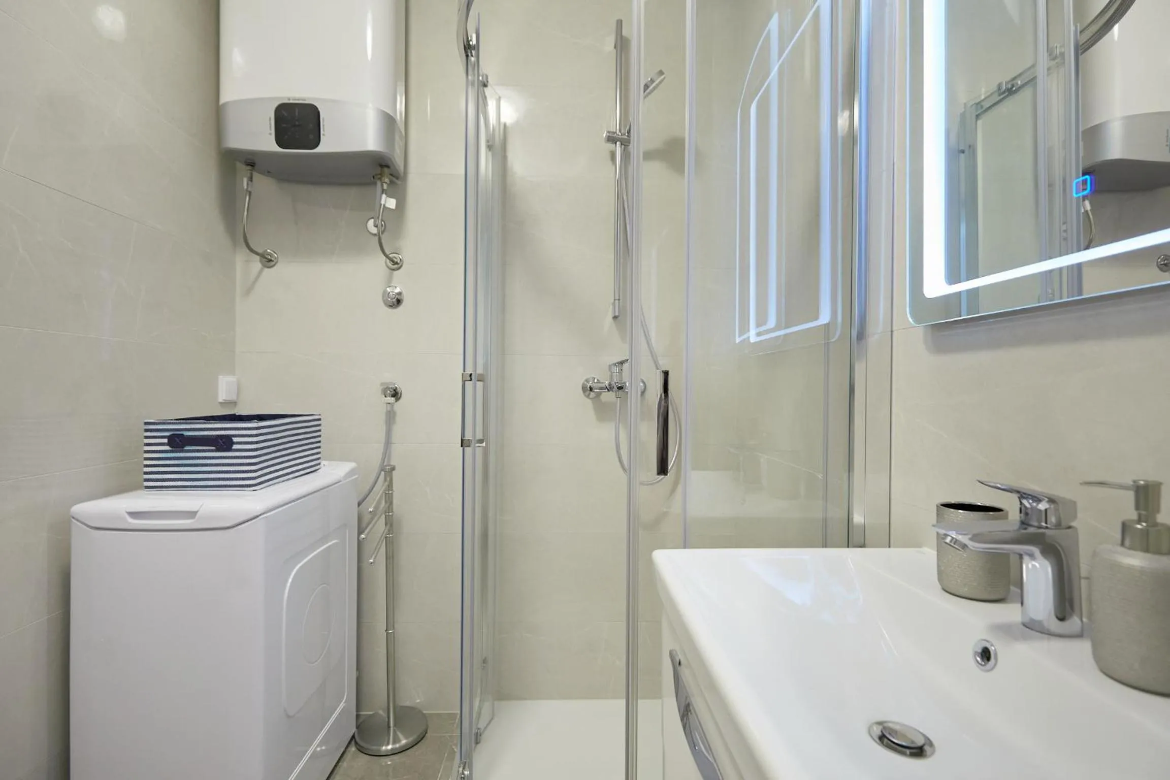 Shower in Hedera Estate, Hedera A36
