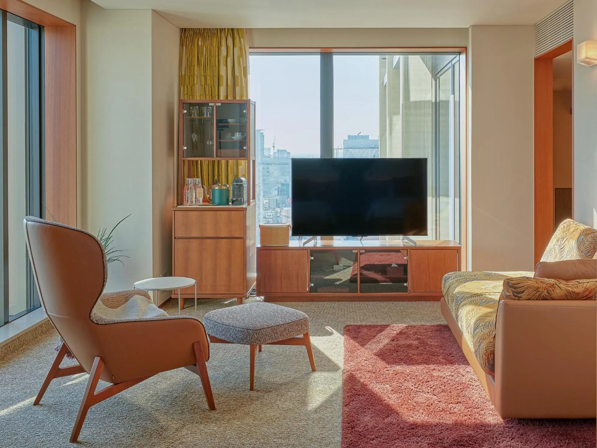 Living room in THE AOYAMA GRAND HOTEL