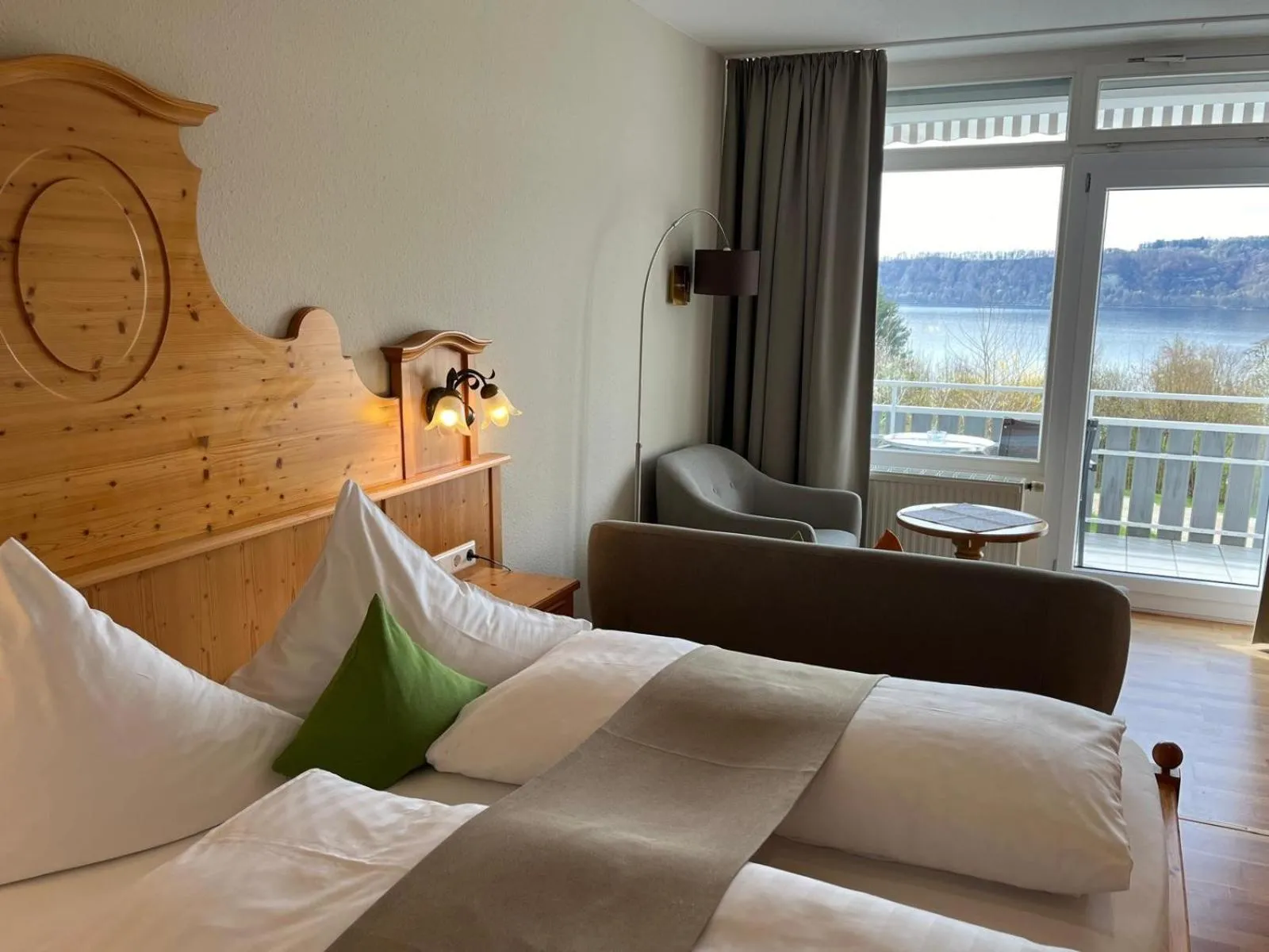 Living room, Bed in Hotel Landhaus Sternen