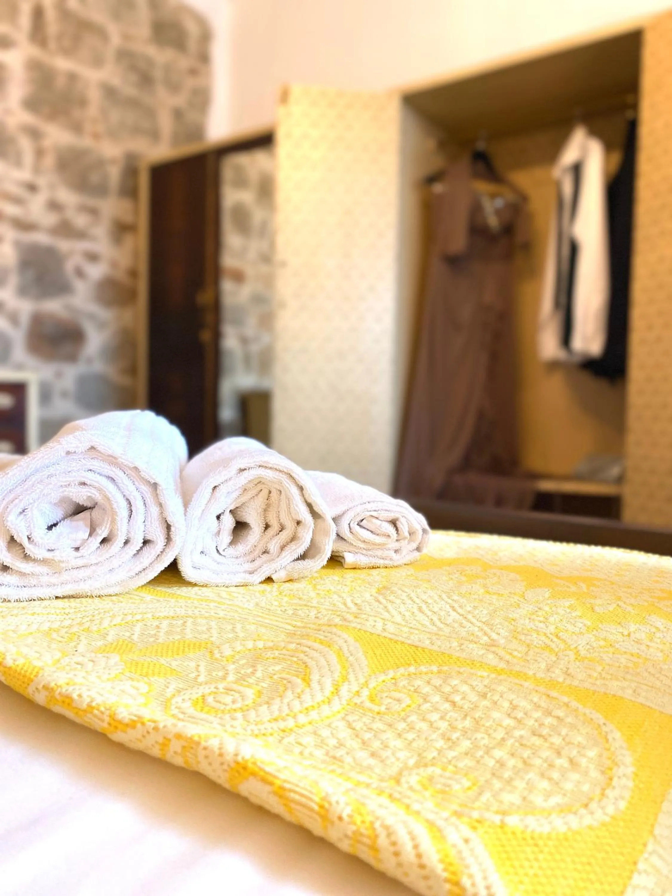 Decorative detail, Bed in Canduleri