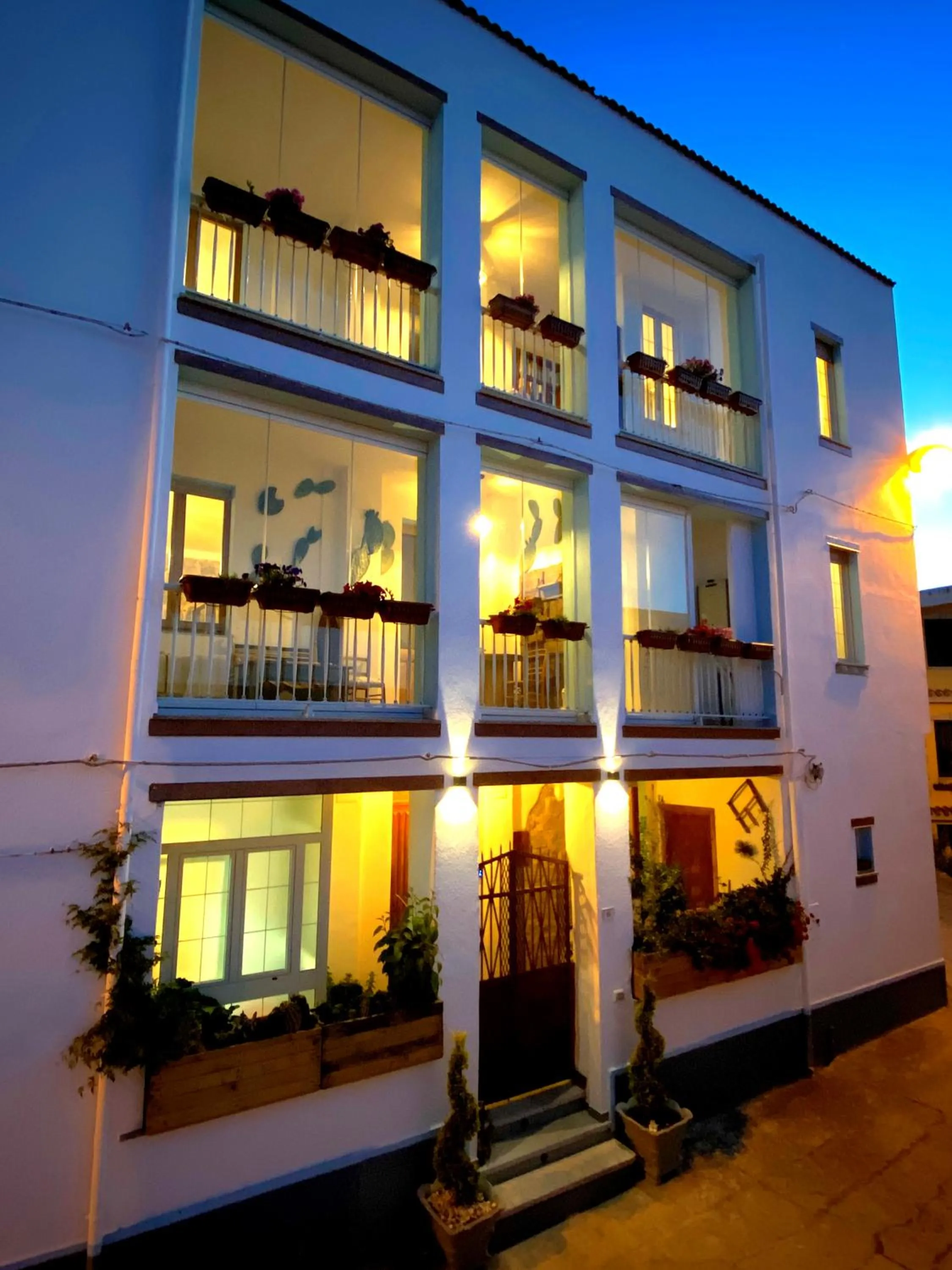 Property building in Canduleri