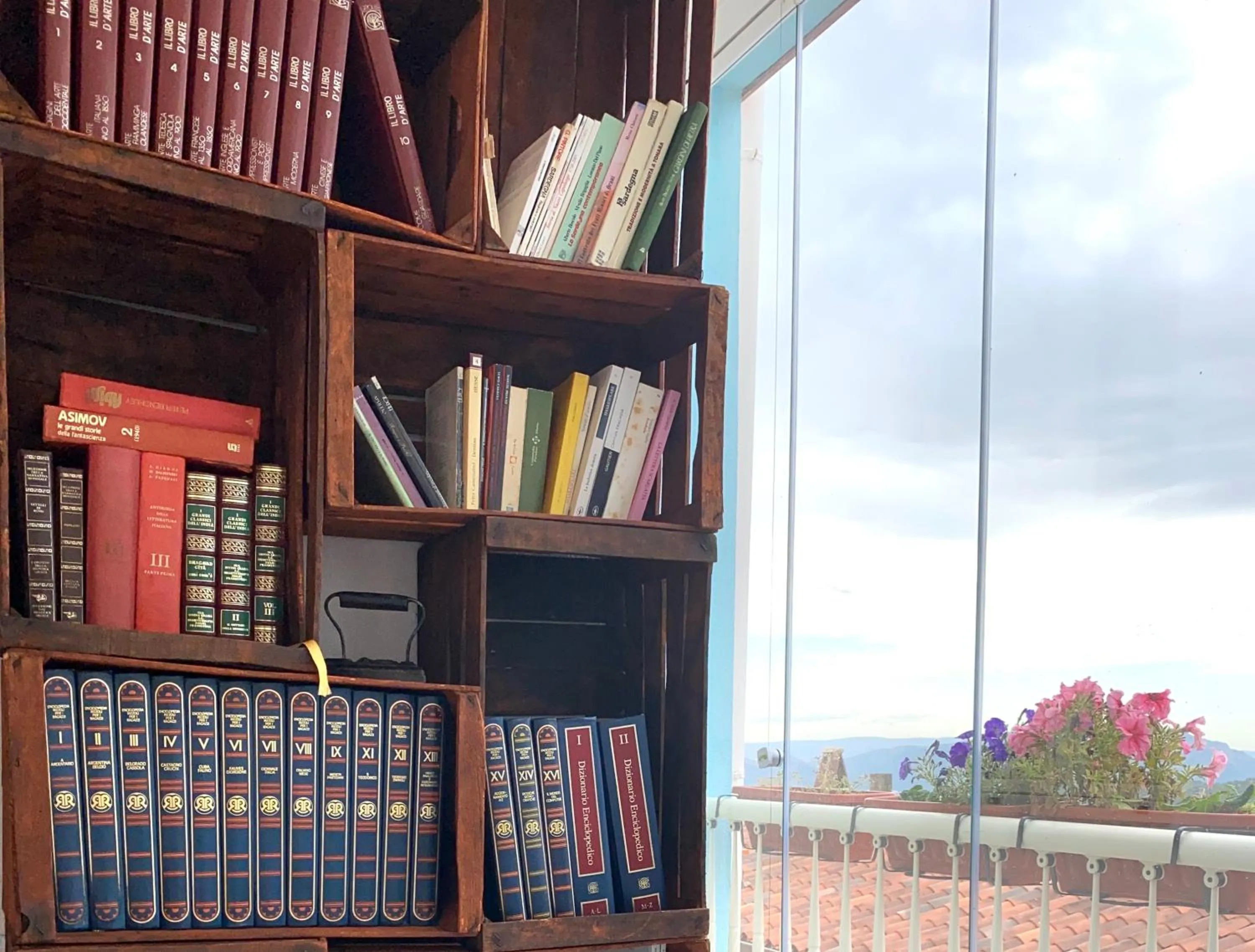 Library in Canduleri