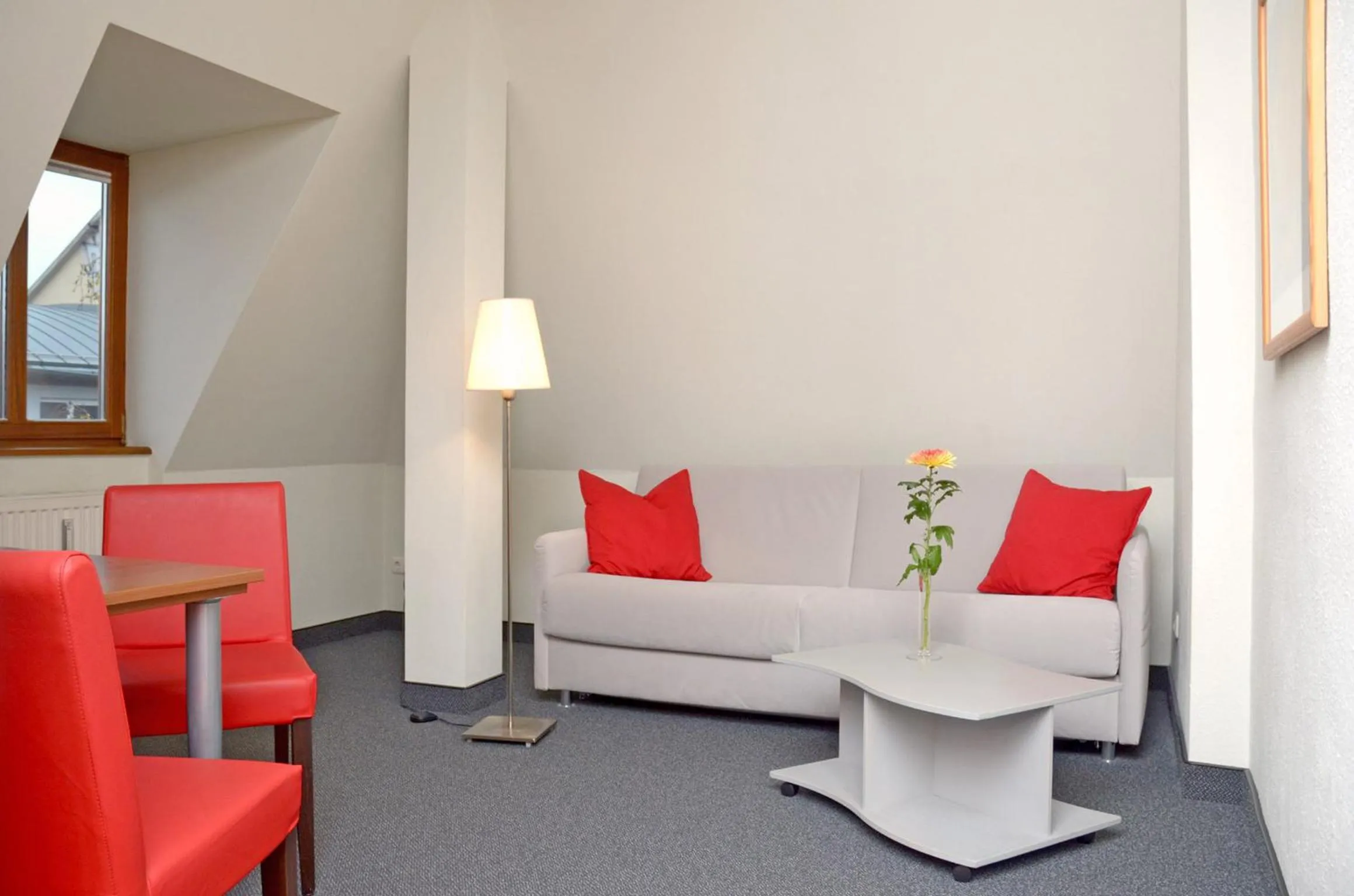 Living room in Hotel & Apartments Fürstenhof am Bauhaus