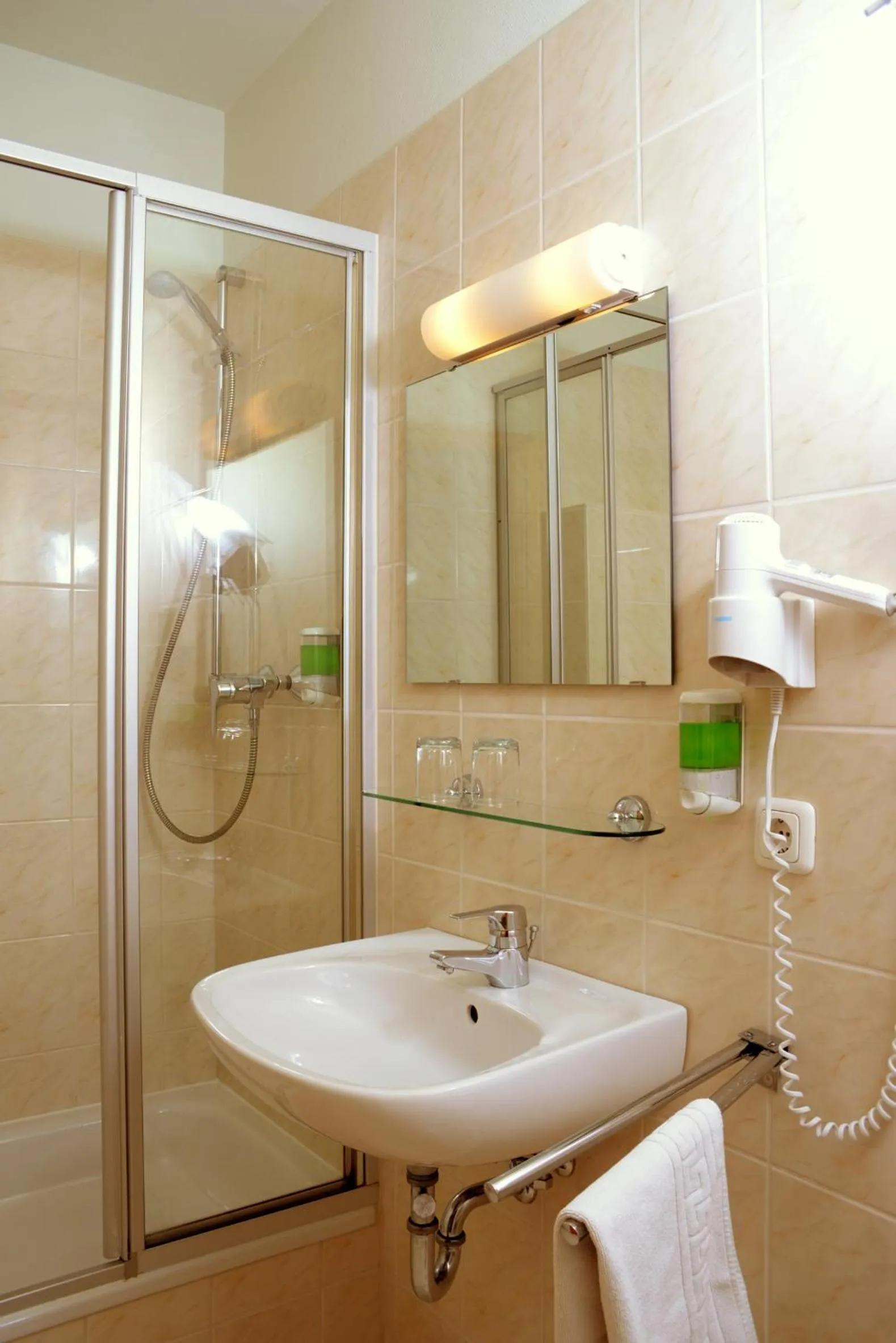 Bathroom in Hotel & Apartments Fürstenhof am Bauhaus