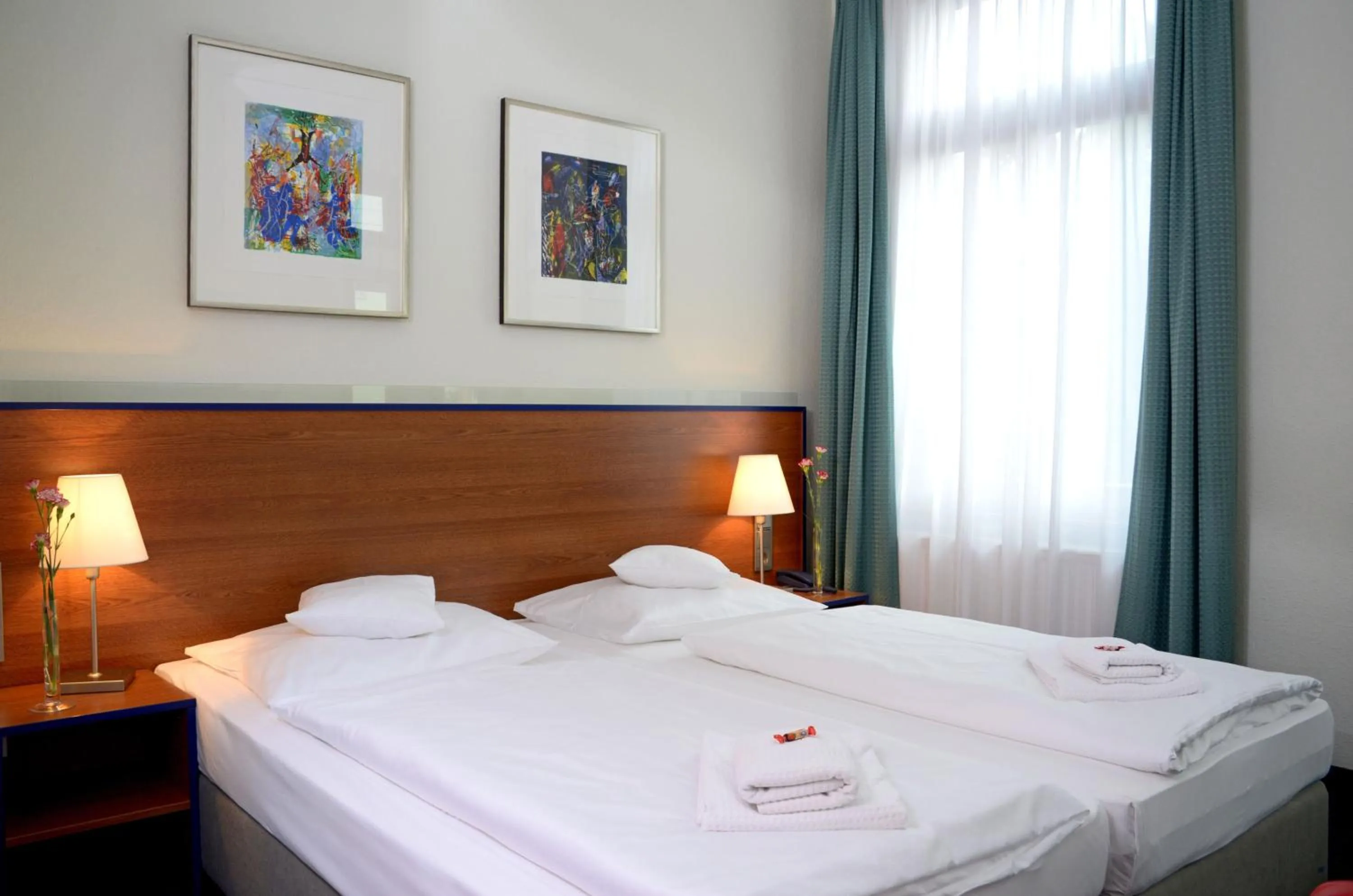 Day, Bed in Hotel & Apartments Fürstenhof am Bauhaus