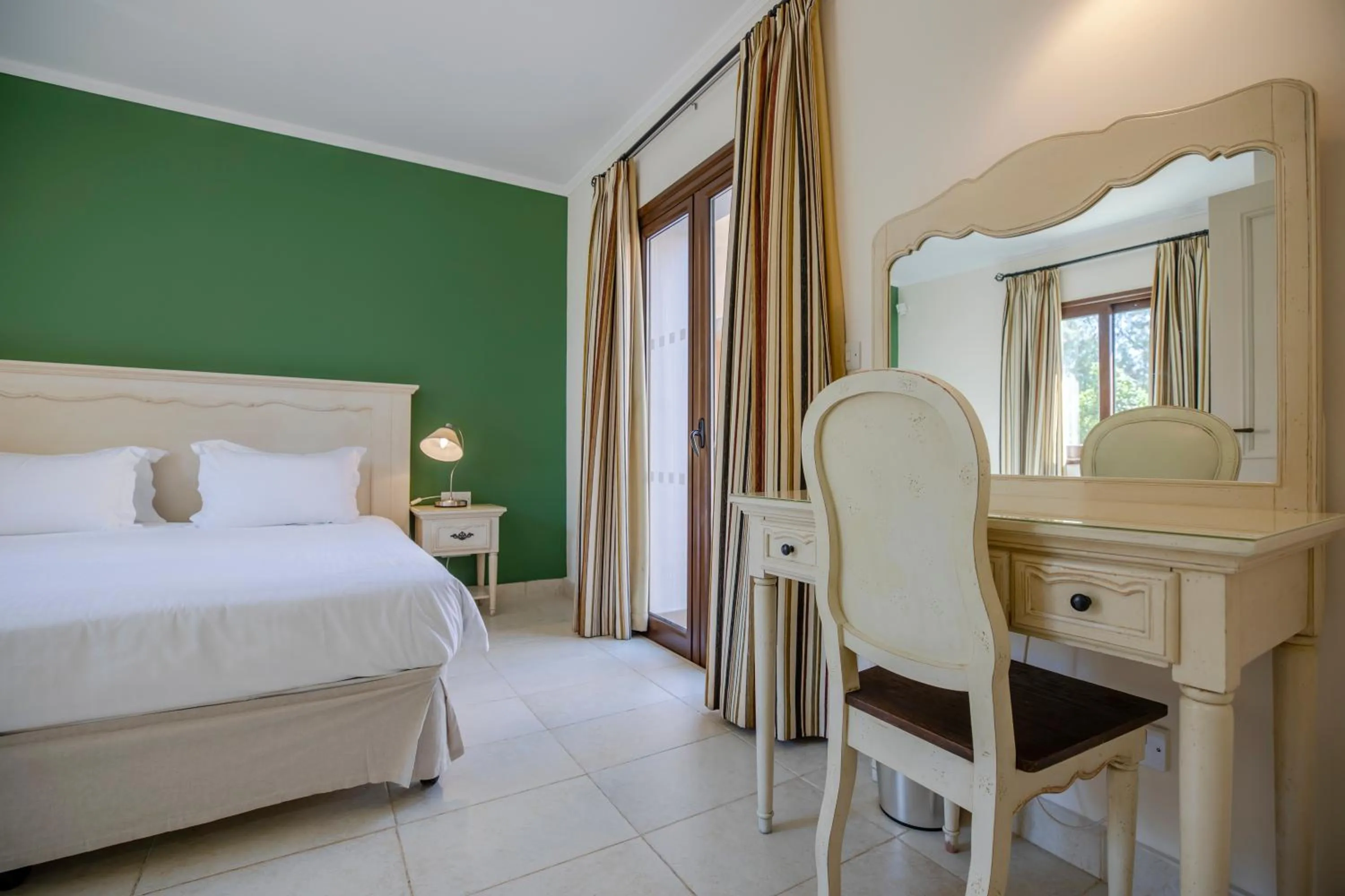 Bedroom, Bed in Aliathon Ionian