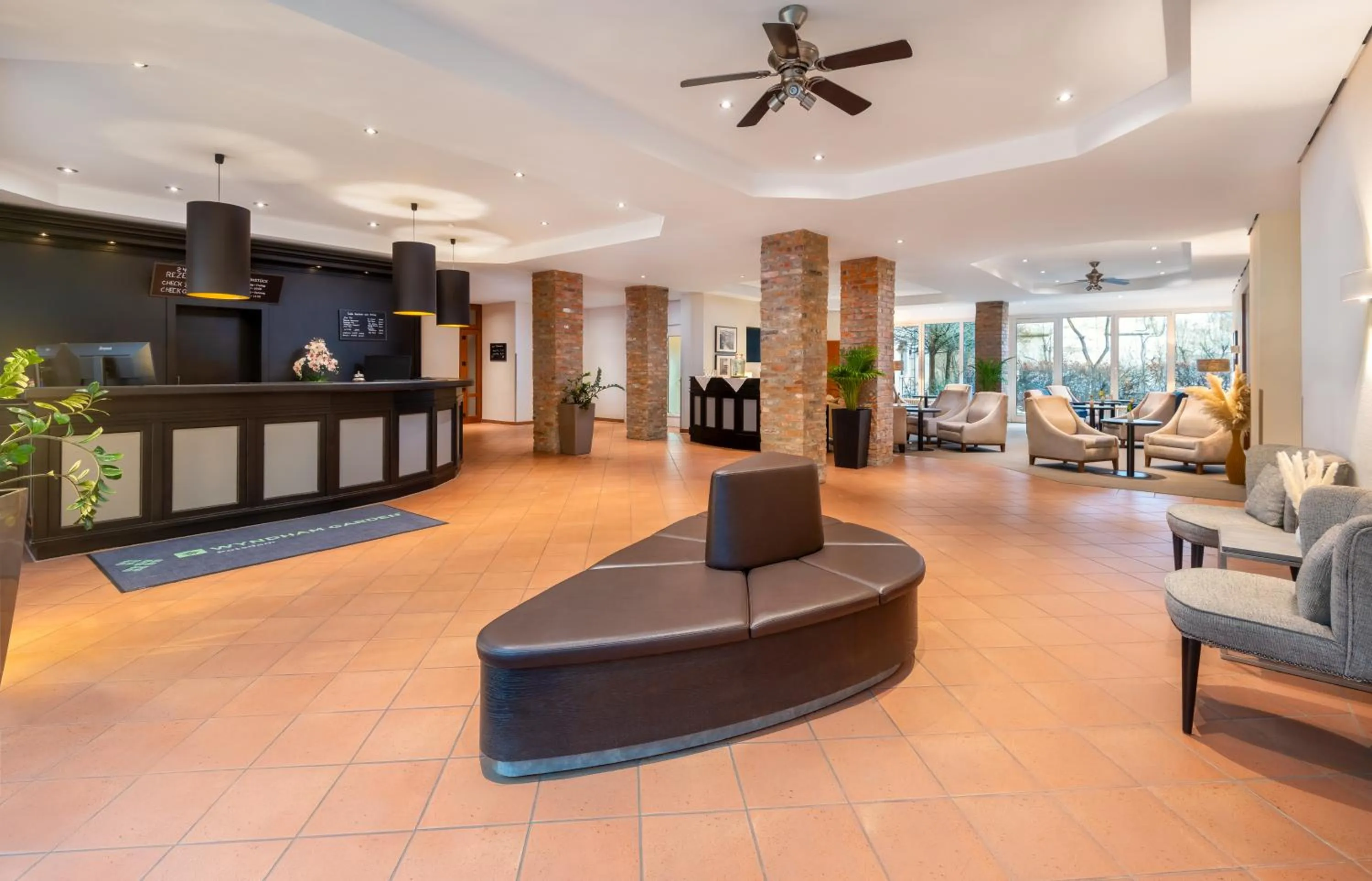 Lobby or reception in Wyndham Garden Potsdam