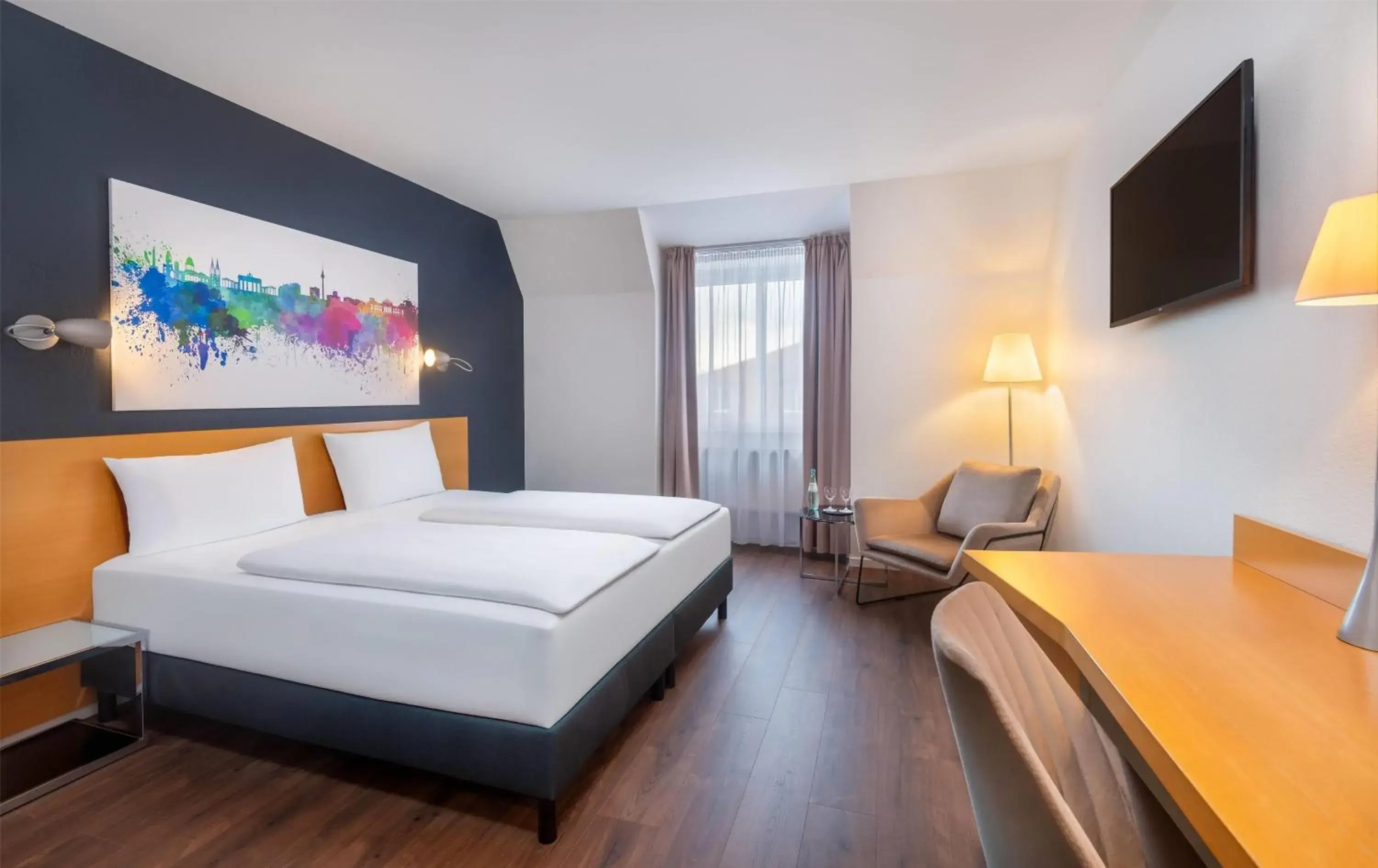 Photo of the whole room, Bed in Wyndham Garden Potsdam Photo of the whole room, Bed in Wyndham Garden Potsdam