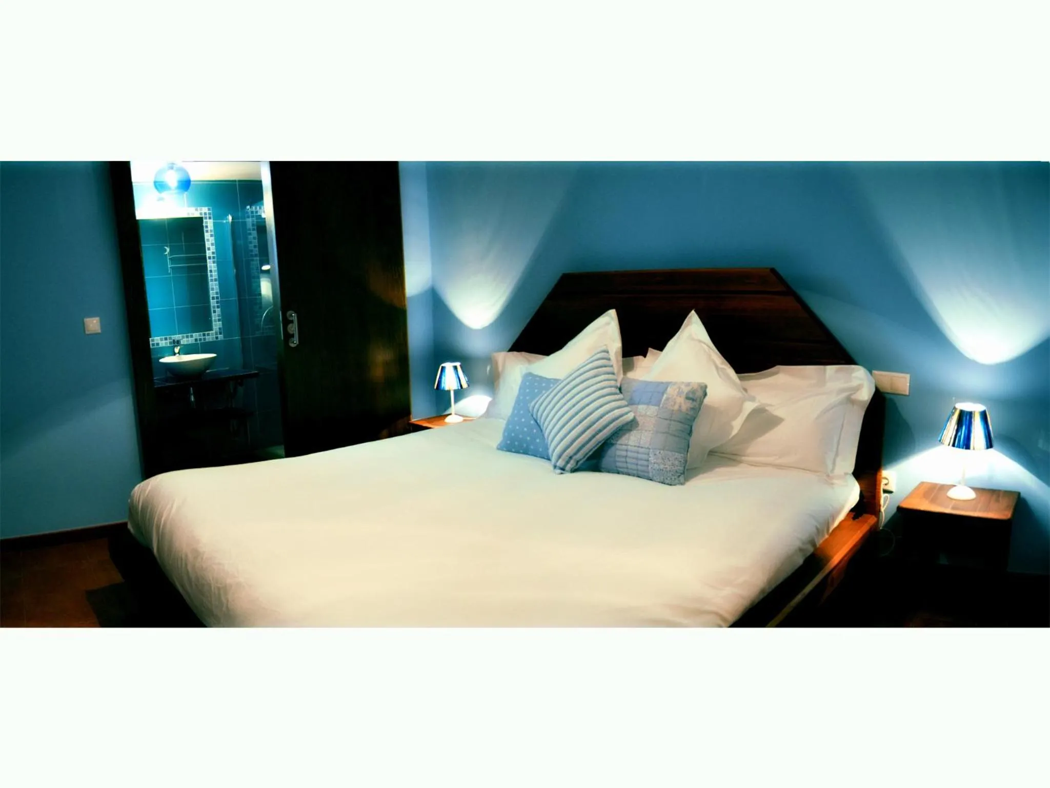 Photo of the whole room, Bed in La Posada de Quijada