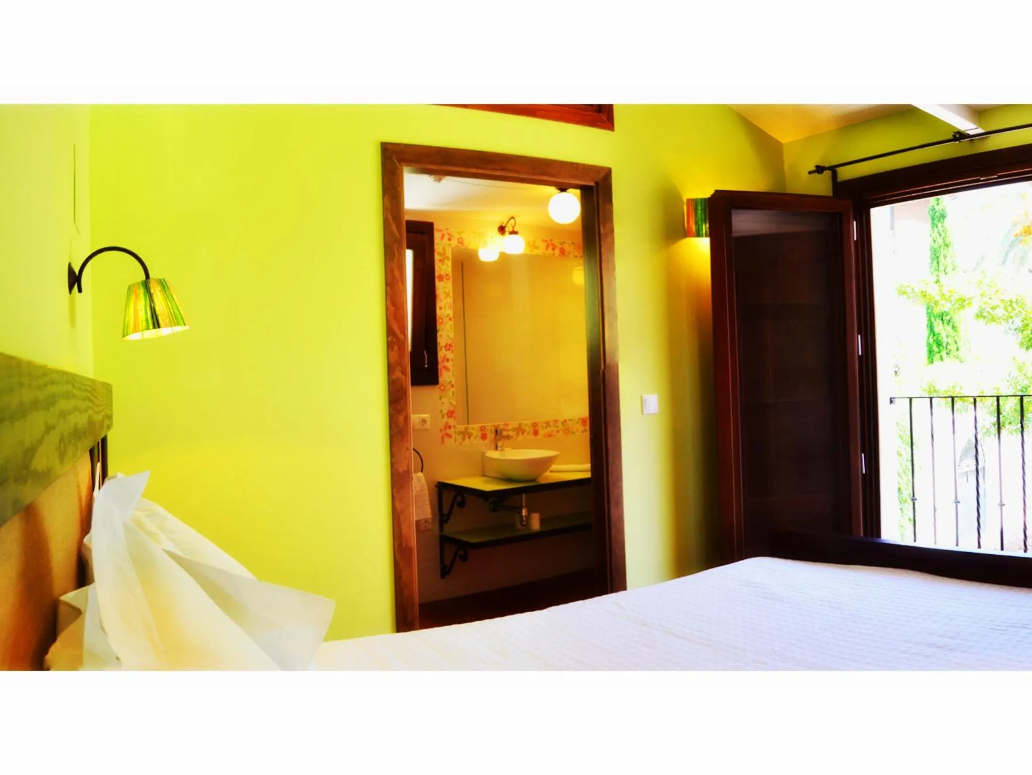 Day, Bed in La Posada de Quijada