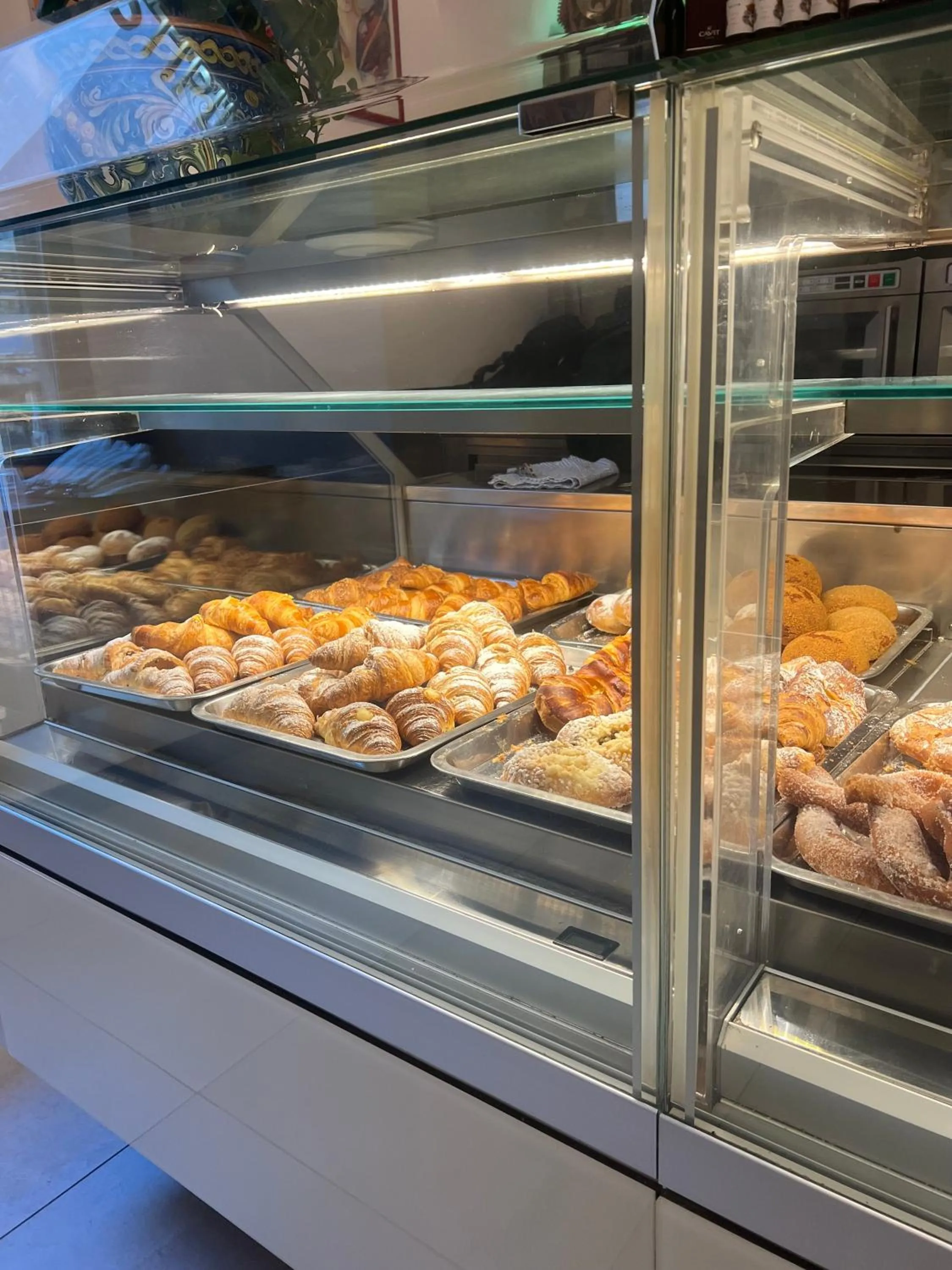 Food and drinks in Duca di Uzeda Bed and Breakfast