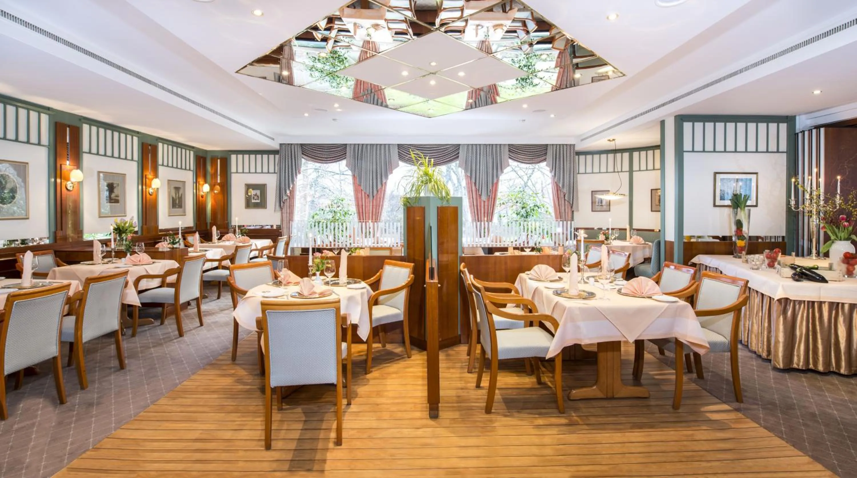 Restaurant/places to eat in Parkhotel Stadtallendorf