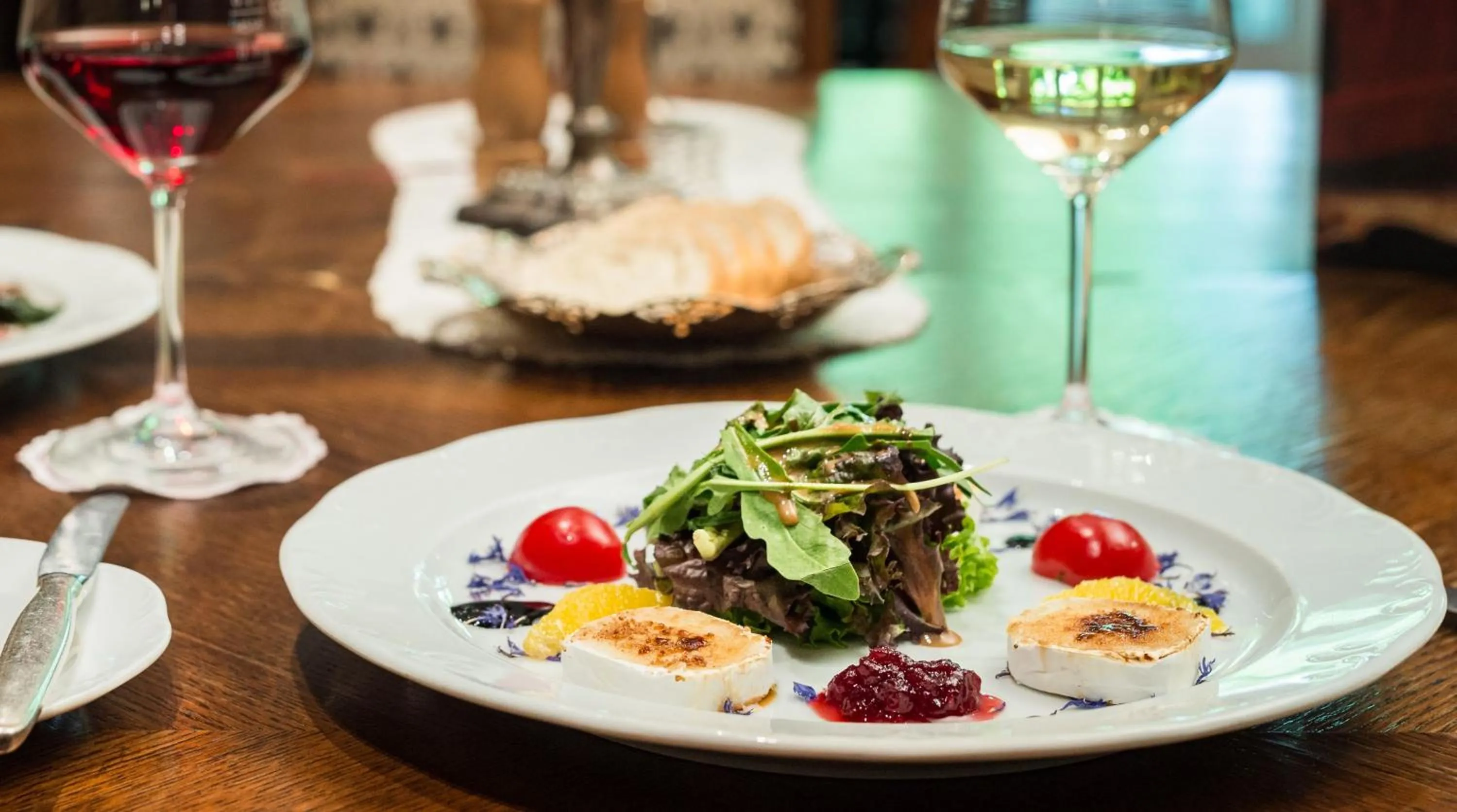 Restaurant/places to eat in Parkhotel Stadtallendorf