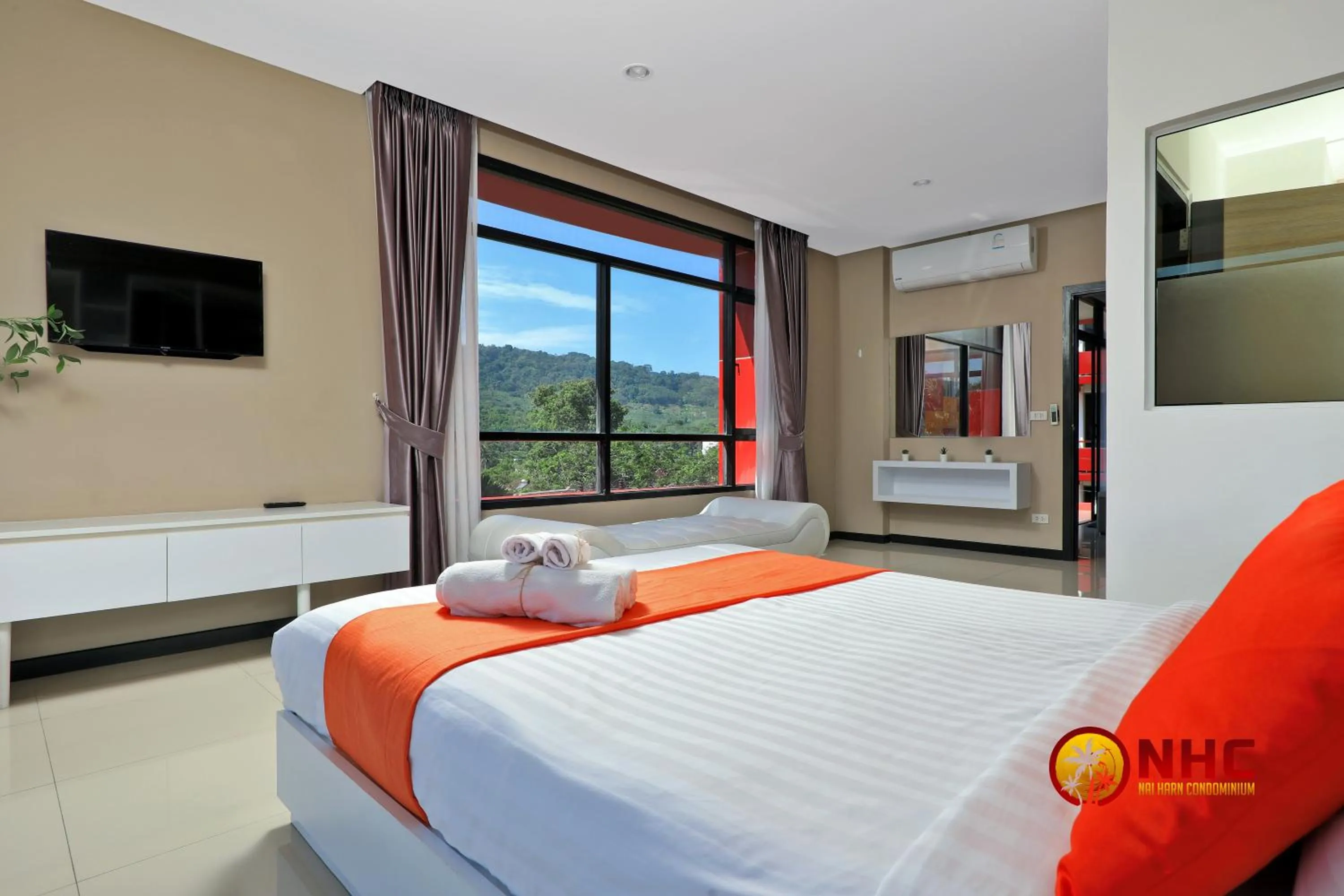 Photo of the whole room, Bed in Nai Harn Condominium