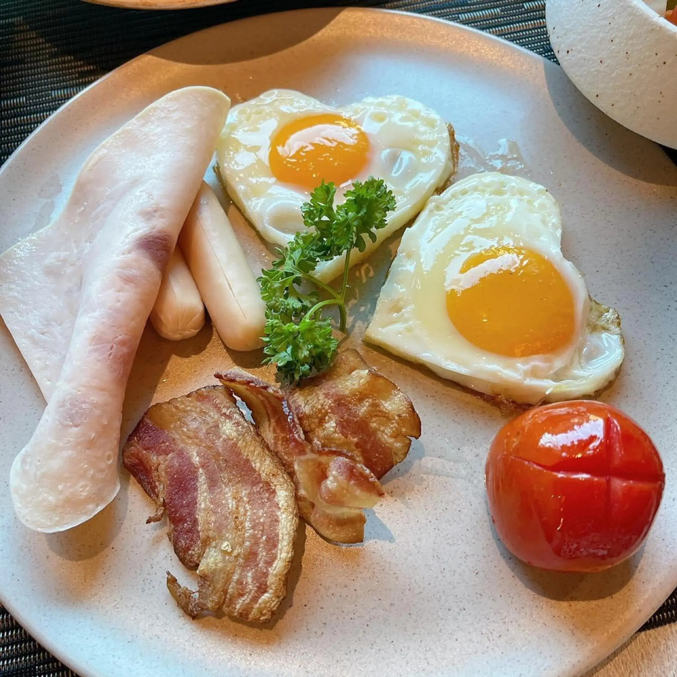 Breakfast, Food in Mandarin Eastville, Pattaya - SHA Extra Plus