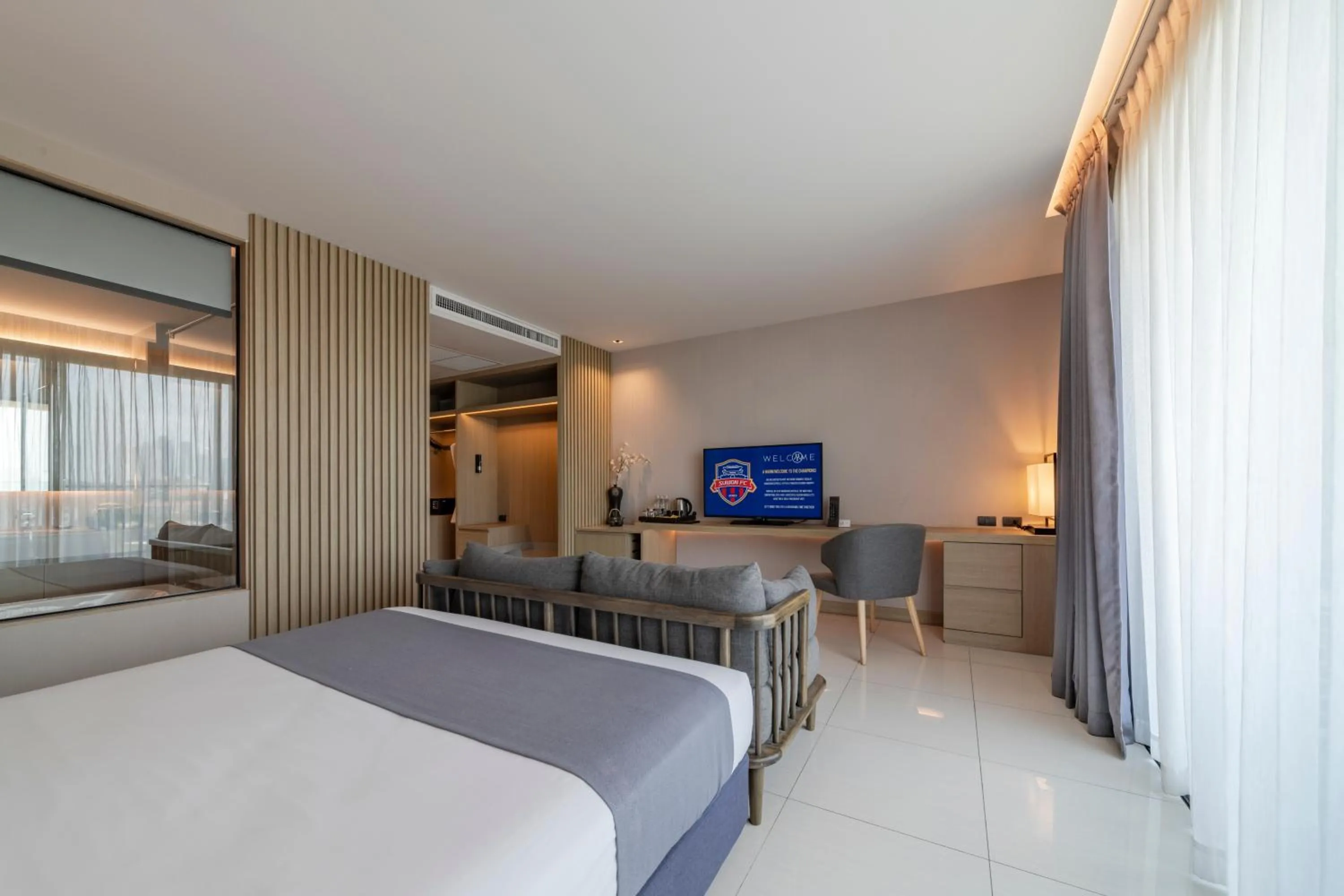 Bedroom, Bed in Mandarin Eastville, Pattaya - SHA Extra Plus