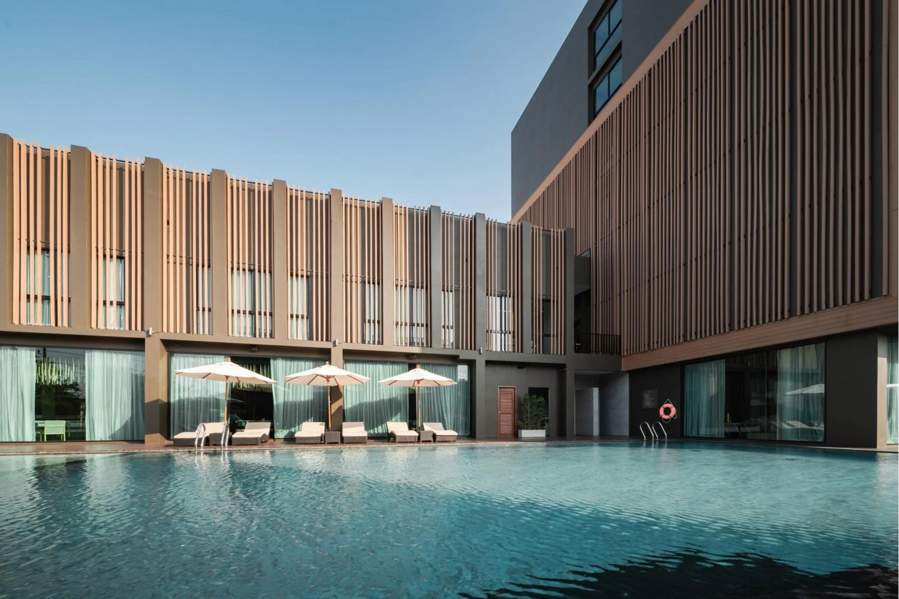 Swimming pool in Mandarin Eastville, Pattaya - SHA Extra Plus