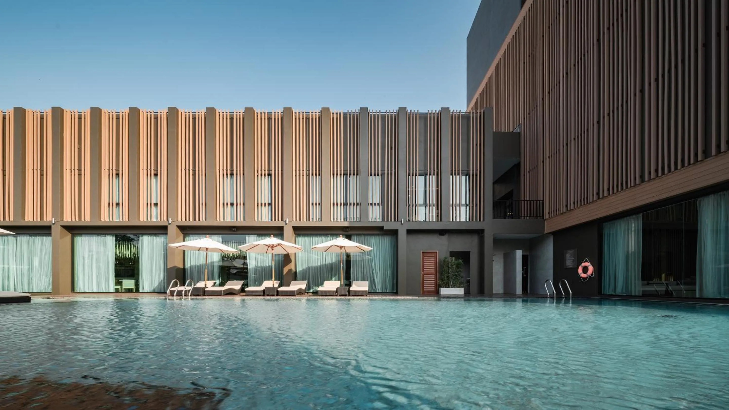 Swimming pool in Mandarin Eastville, Pattaya - SHA Extra Plus