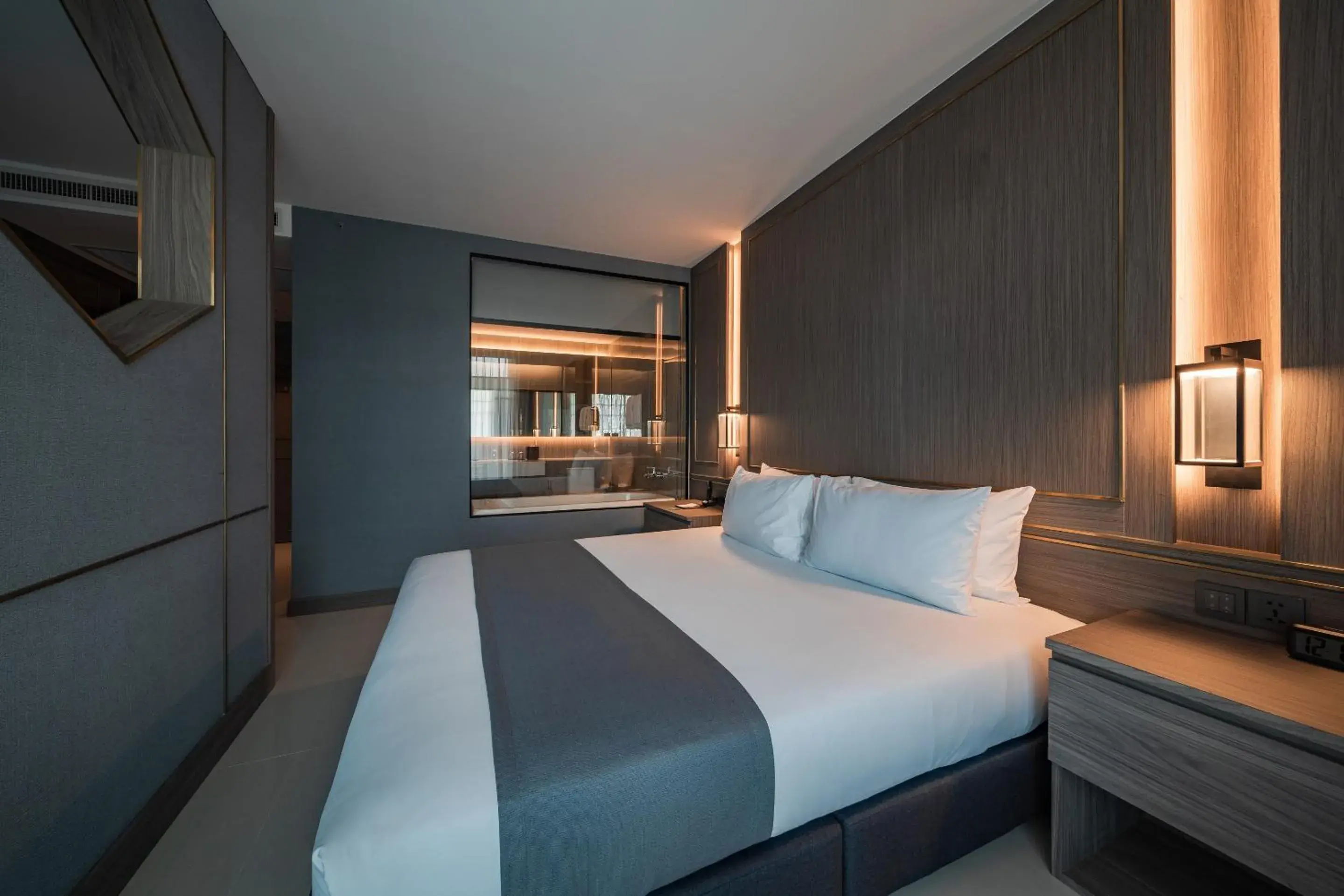 Bedroom, Bed in Mandarin Eastville, Pattaya - SHA Extra Plus