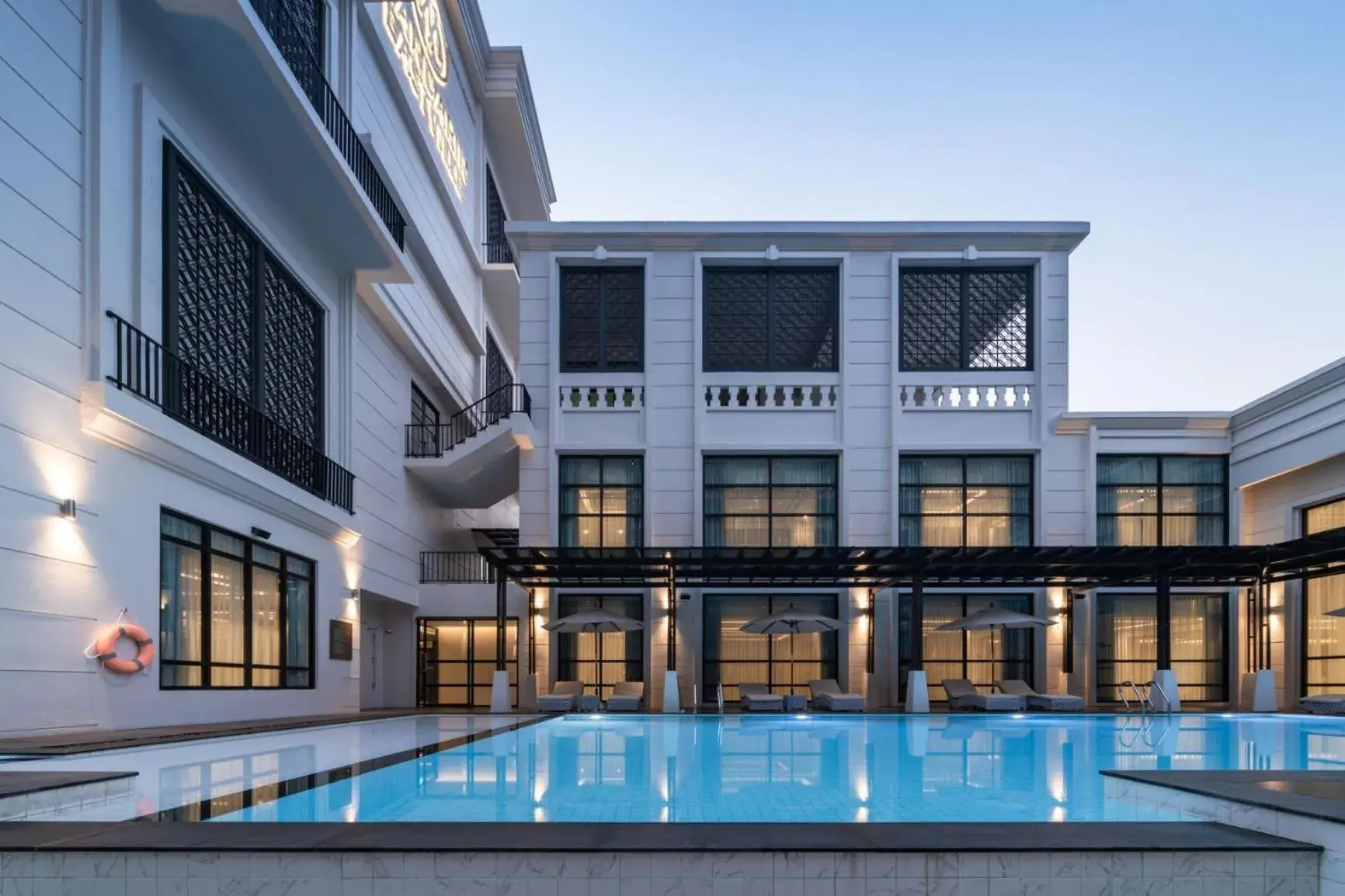 Property building, Swimming Pool in Mandarin Eastville, Pattaya - SHA Extra Plus