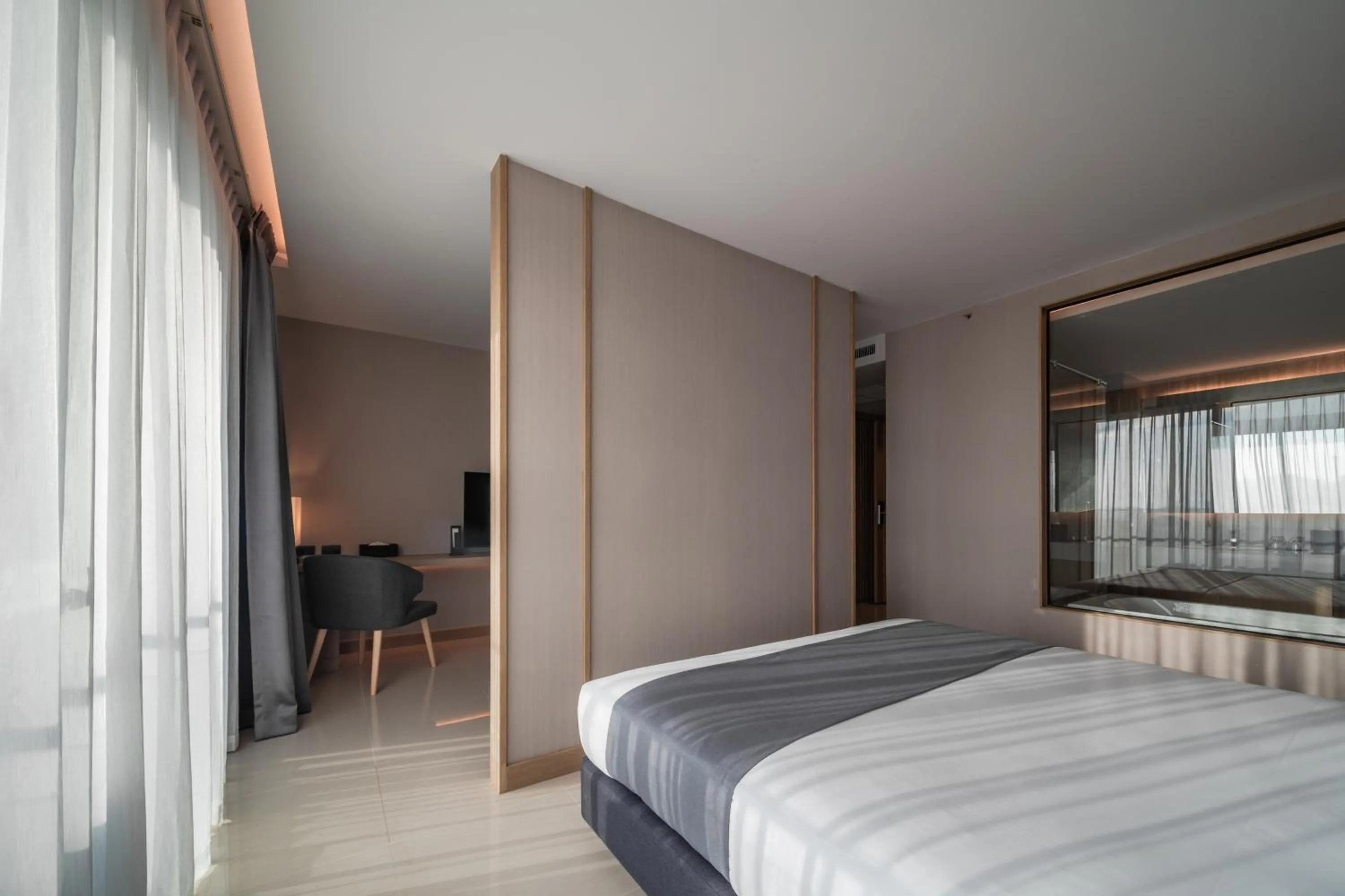 Bedroom, Bed in Mandarin Eastville, Pattaya - SHA Extra Plus